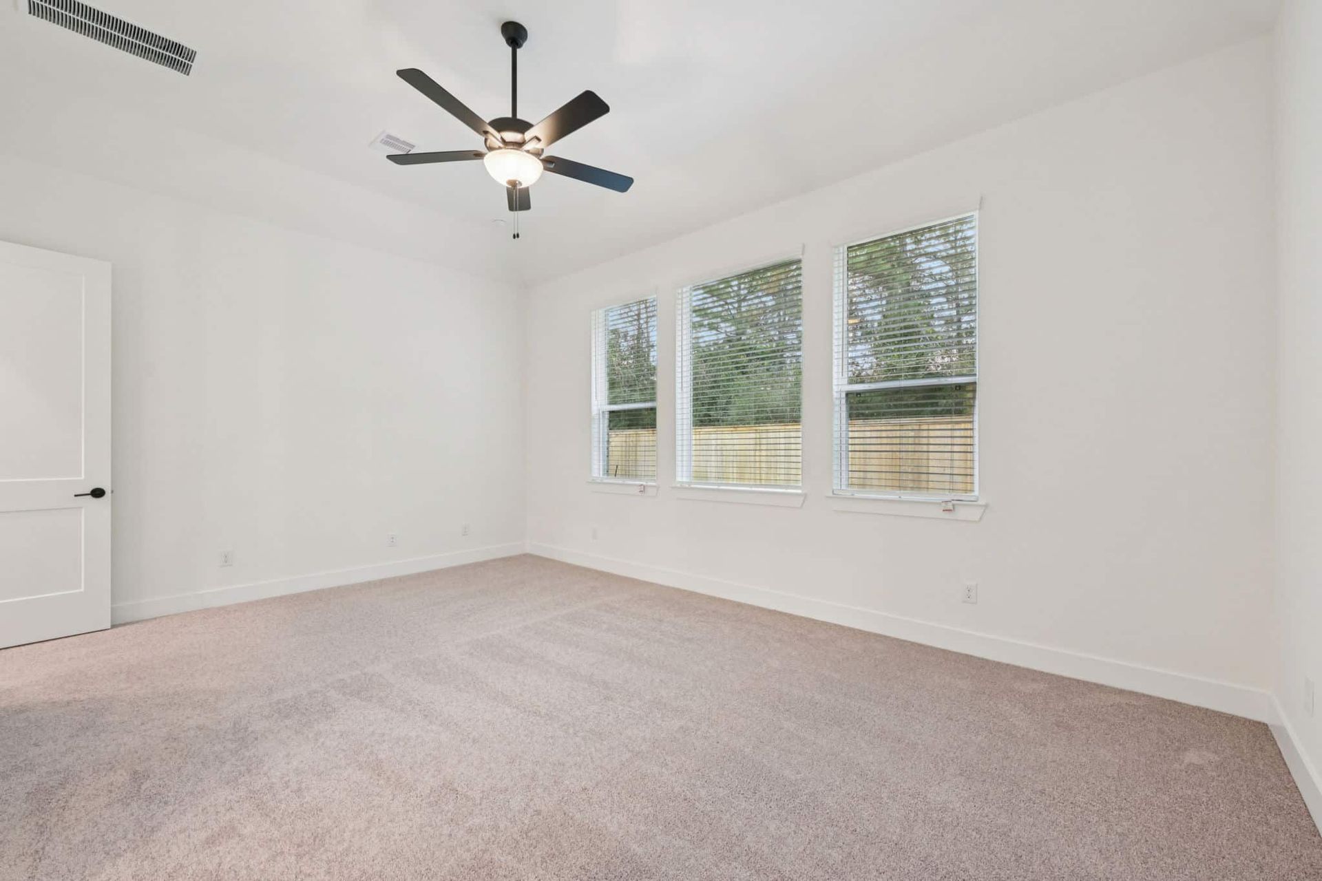28-web-or-mls-26022-S-Outrider-Banks-Cir-S0901-028.jpg