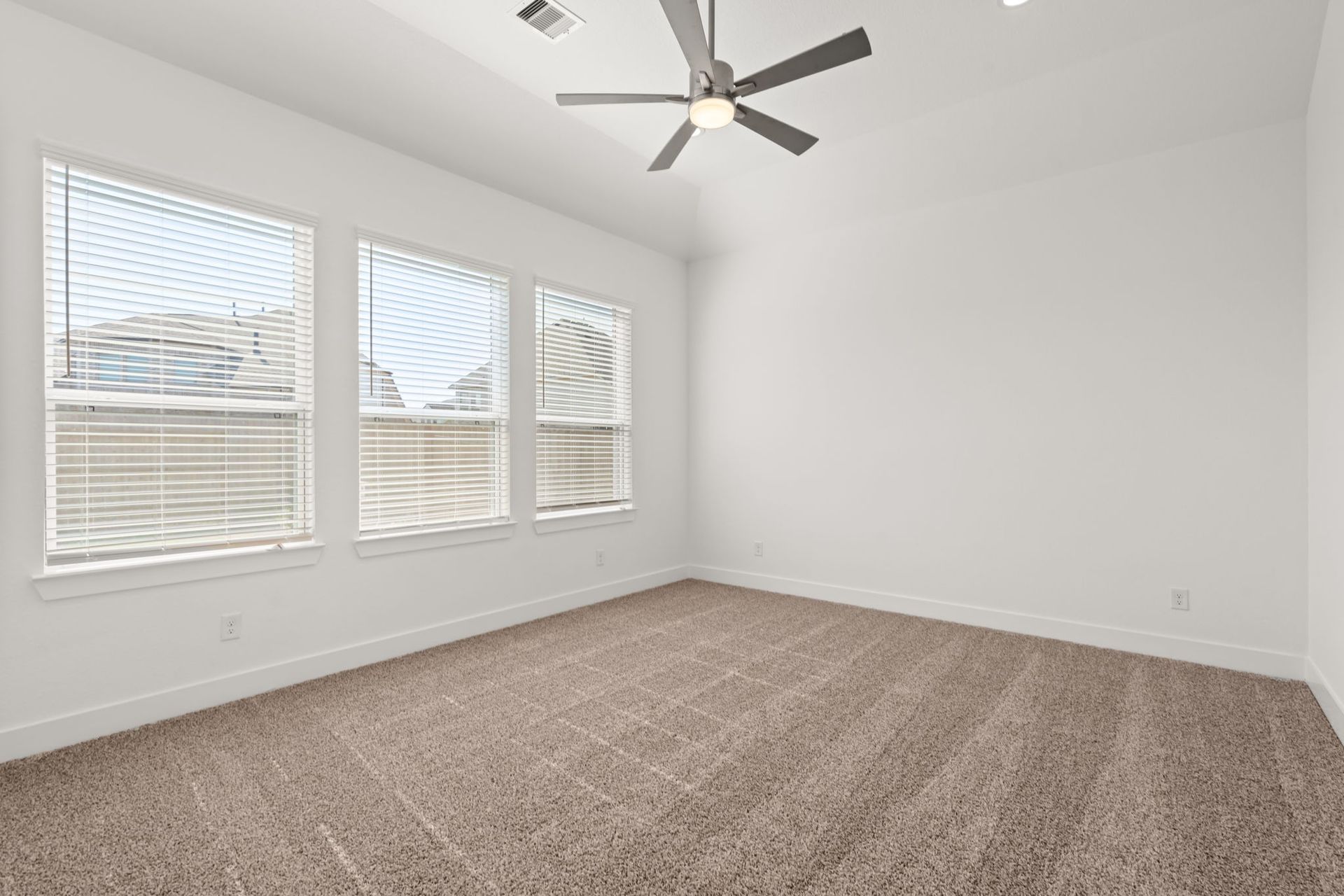 24-web-or-mls-DSC03036.jpg