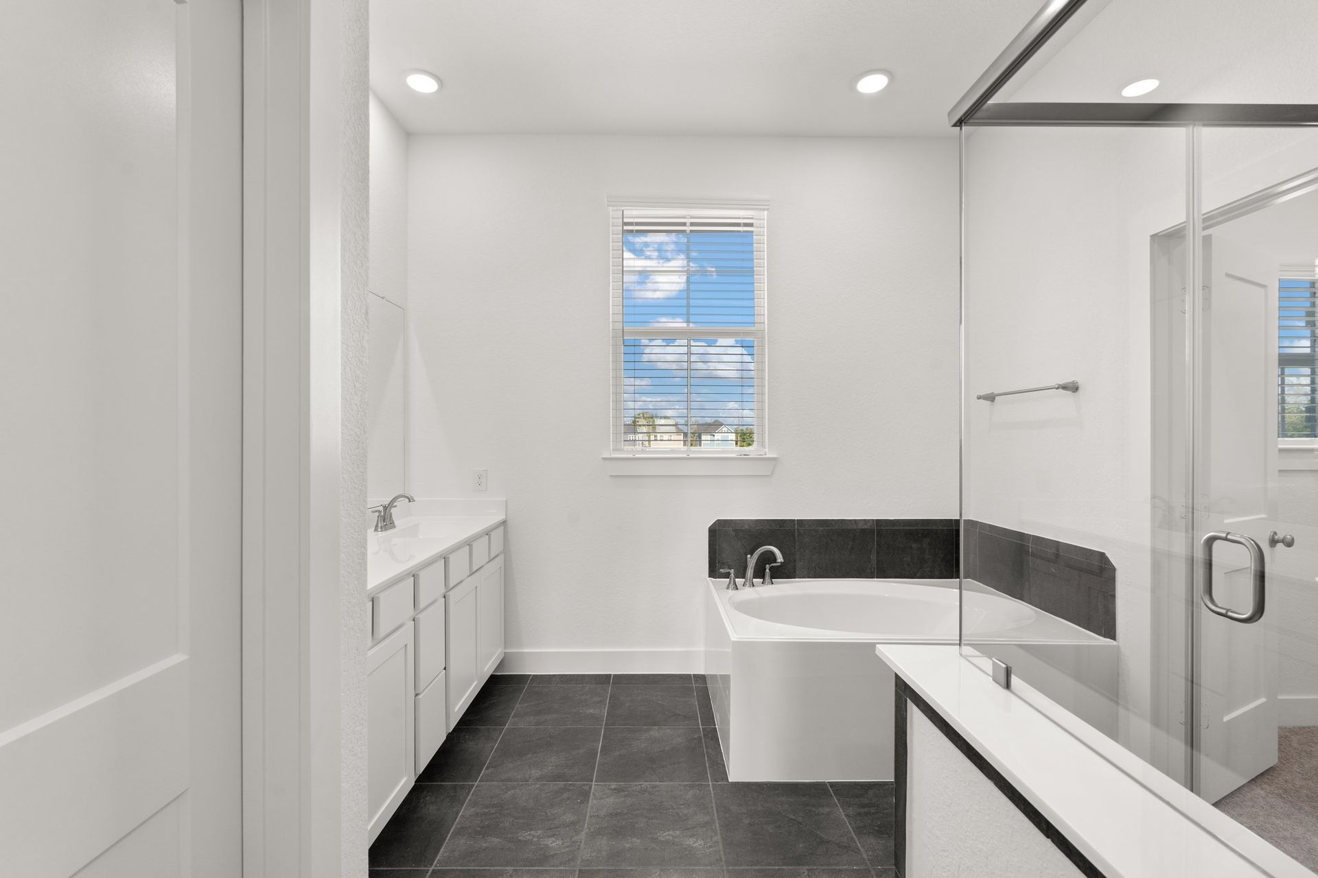 24-web-or-mls-MK303880.jpg