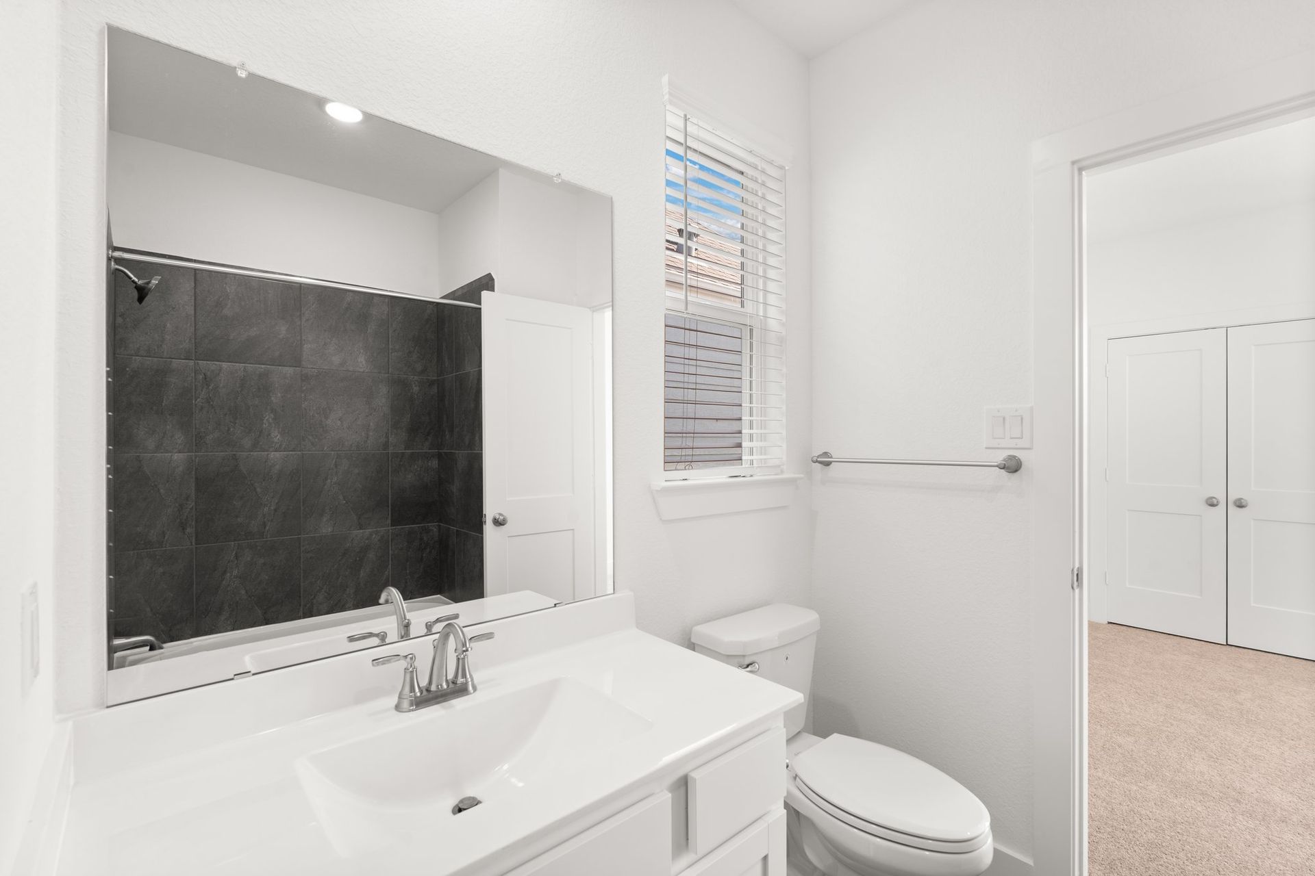 21-web-or-mls-MK303871.jpg
