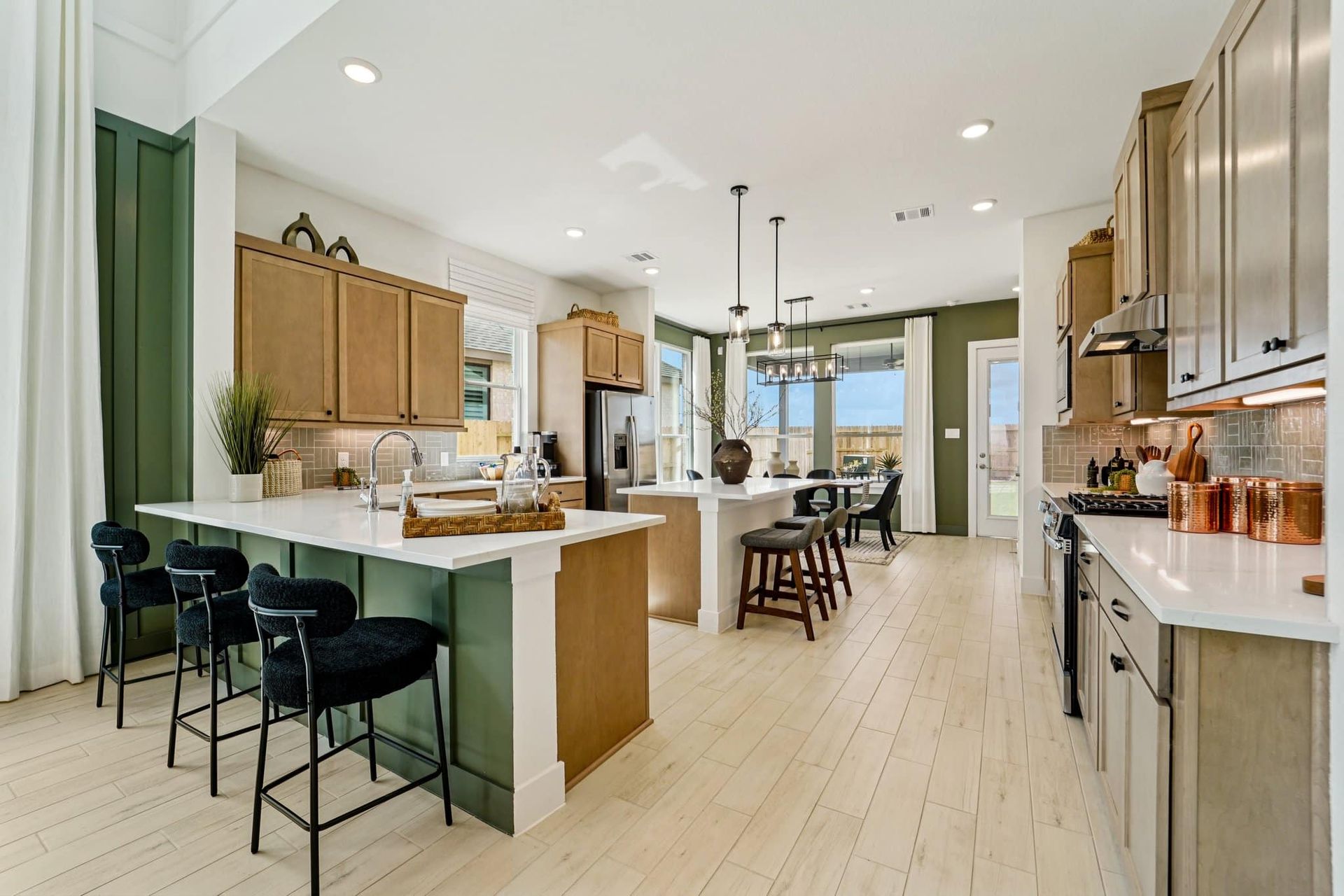 10-web-or-mls-Sawyer-Mountain-Dr-S0603-010.jpg