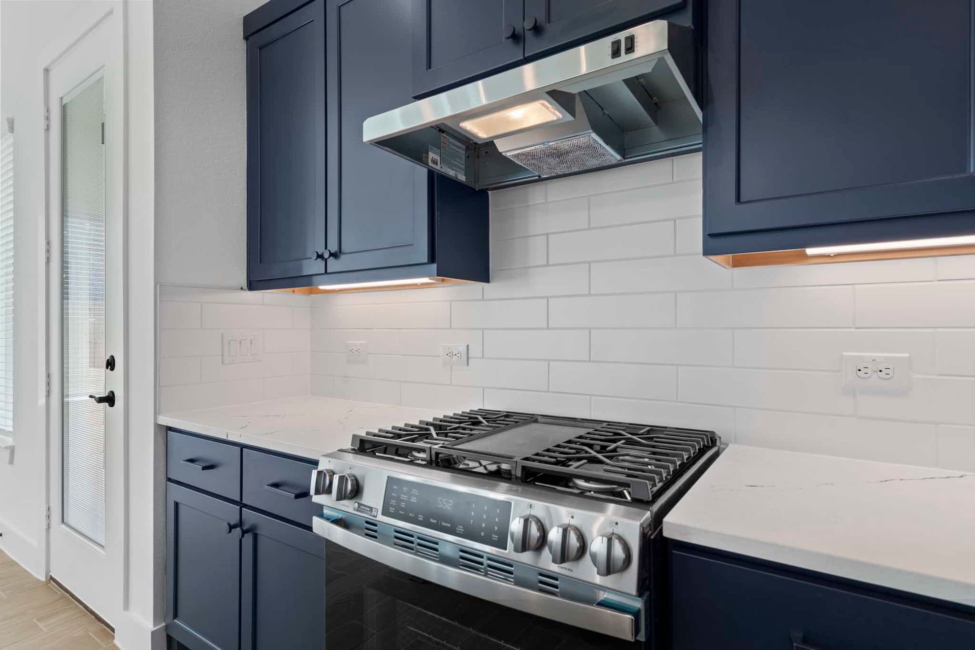23-web-or-mls-MK301429.jpg