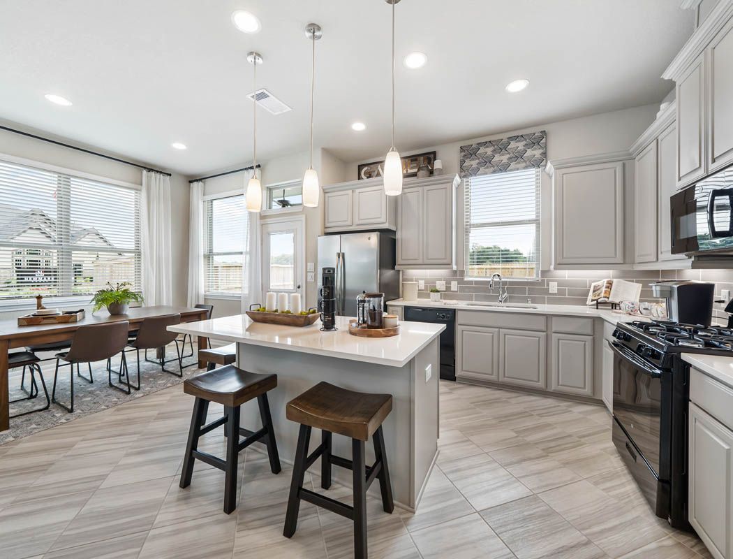 HOU-ChesmarHomes-Bungalo-Sienna-11-of-31.jpg