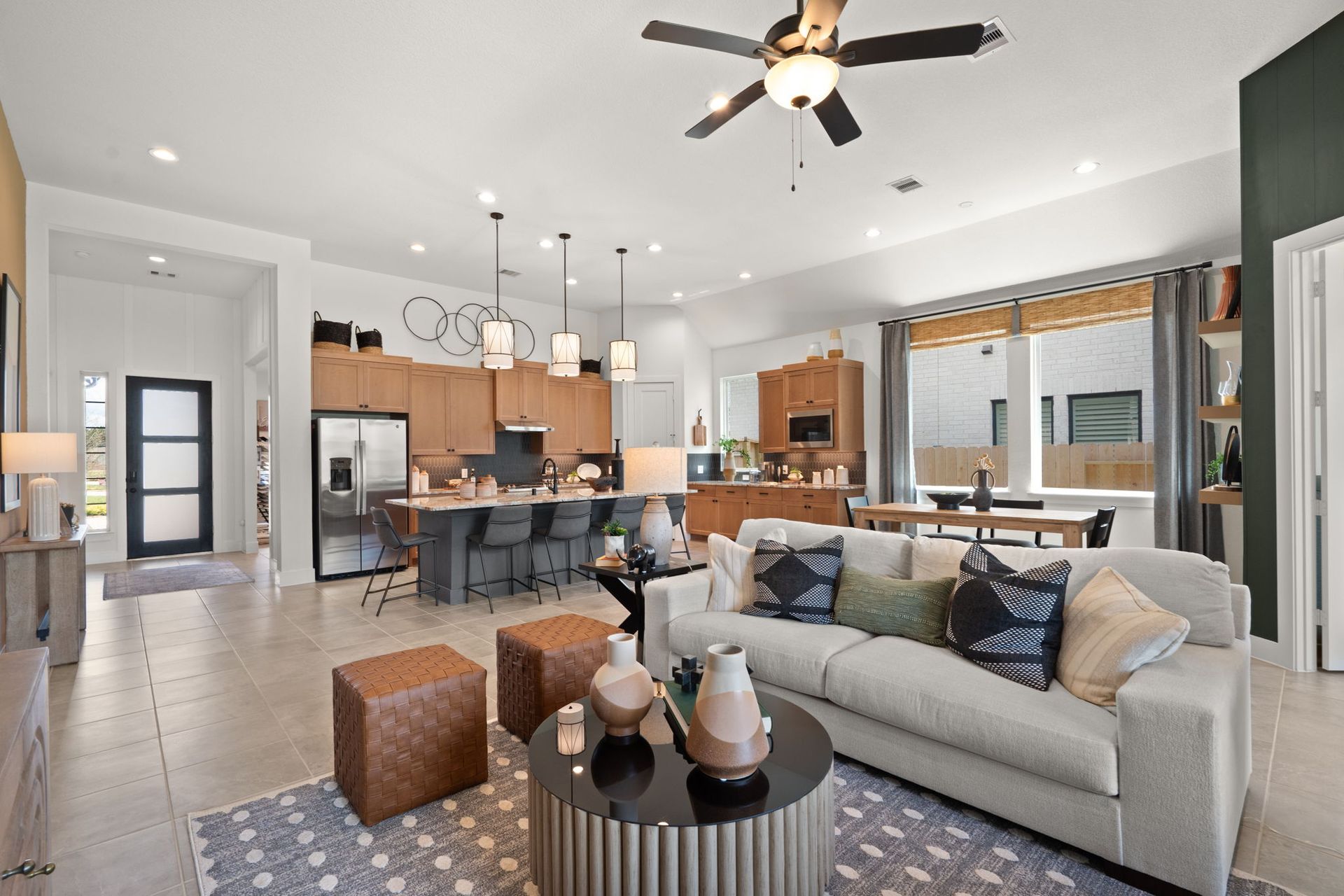 15-web-or-mls-MK306883.jpg