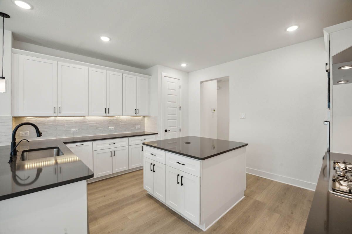 3906-Ashland-Gallery-9.jpg