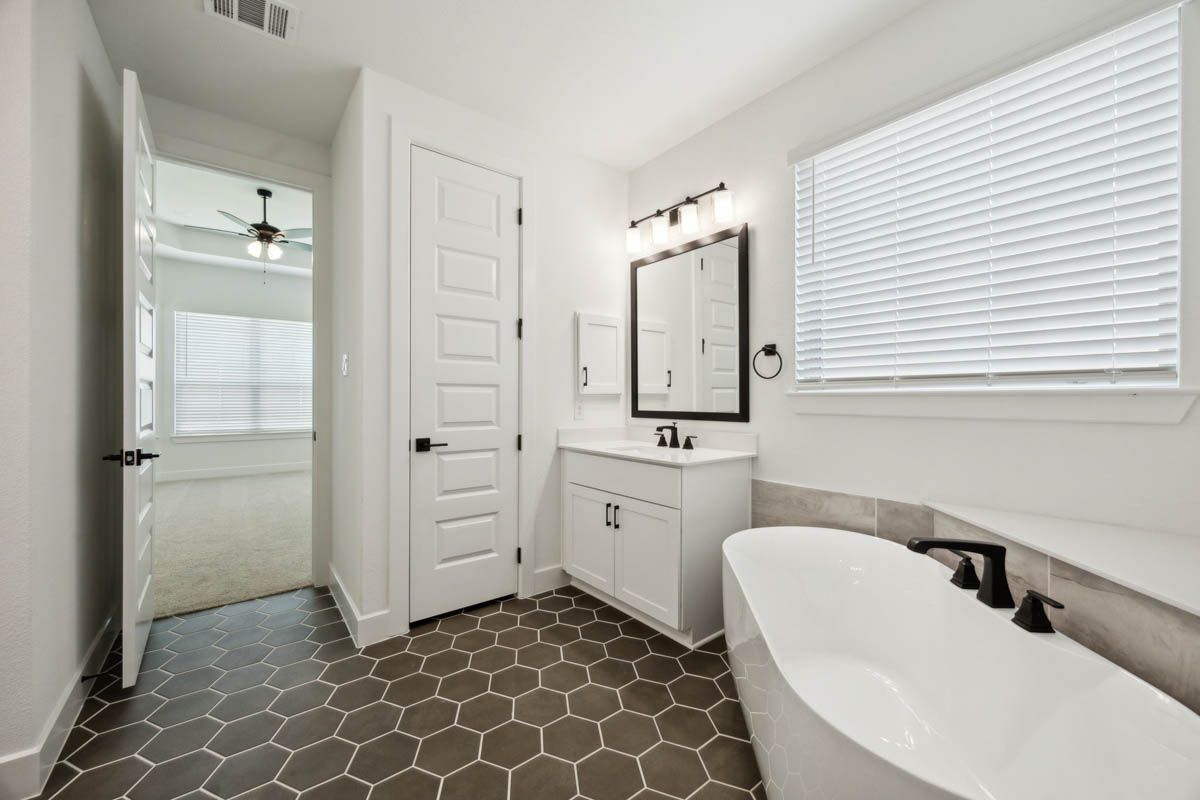3906-Ashland-Gallery-16.jpg