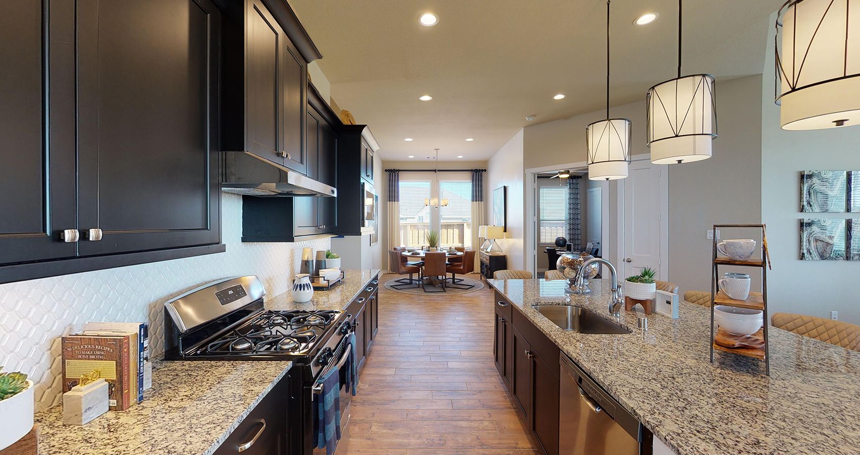 4-HOU-chesmarhomes-HILLCREST-modelhome-Meridiana-kitchen.jpg