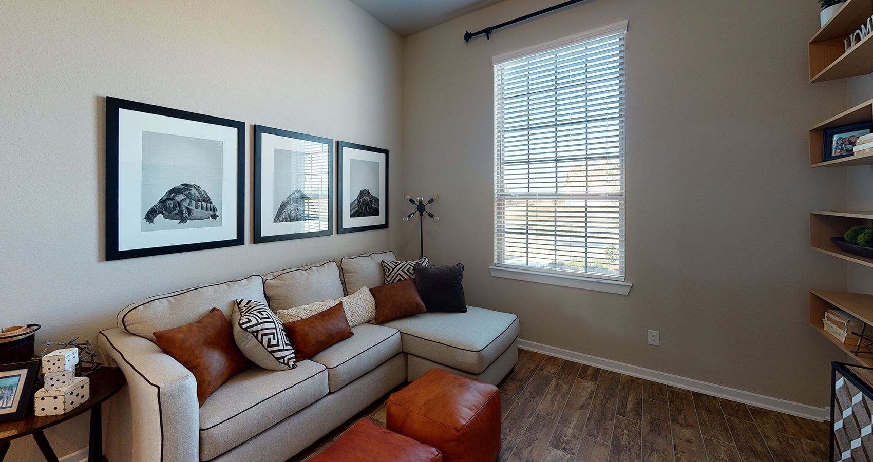 7-HOU-chesmarhomes-HILLCREST-modelhome-Meridiana-flexroom.jpg