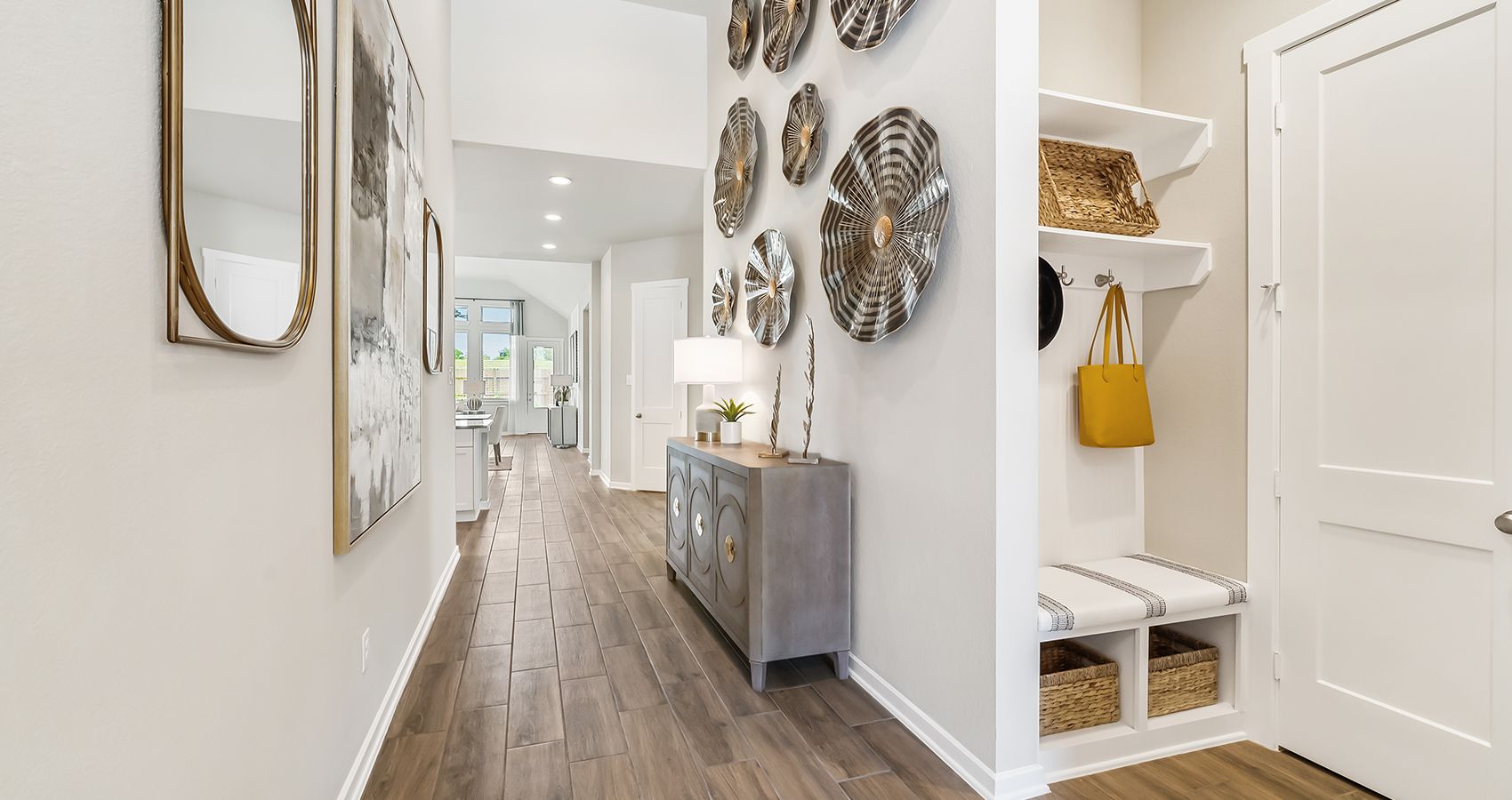 3-HOU-chesmarhomes-LYNNBROOK-modelhome-foyer.jpg