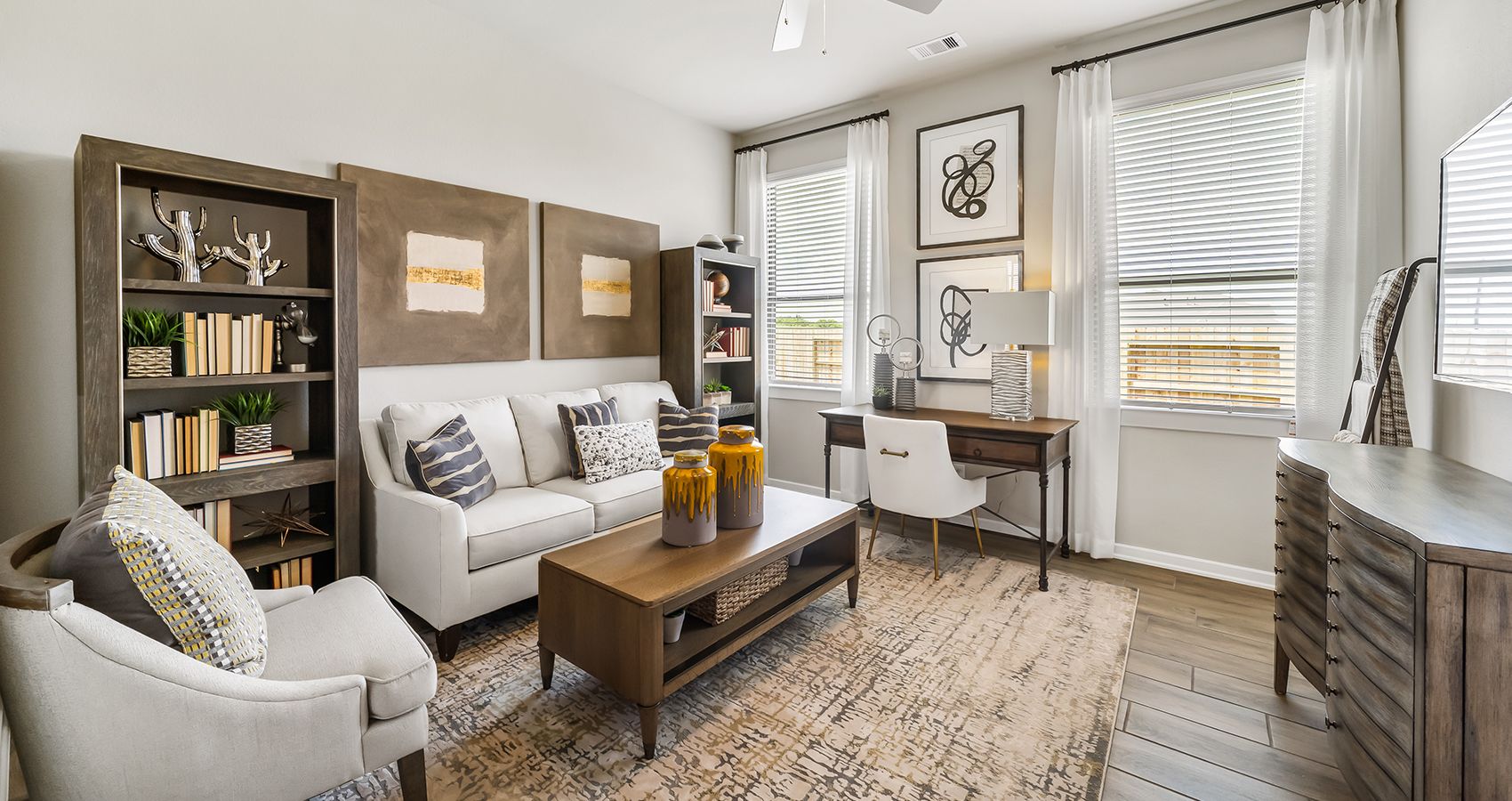2-HOU-chesmarhomes-LYNNBROOK-modelhome-study.jpg