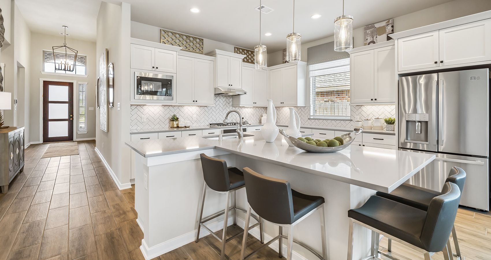 6-HOU-chesmarhomes-LYNNBROOK-modelhome-kitchen.jpg