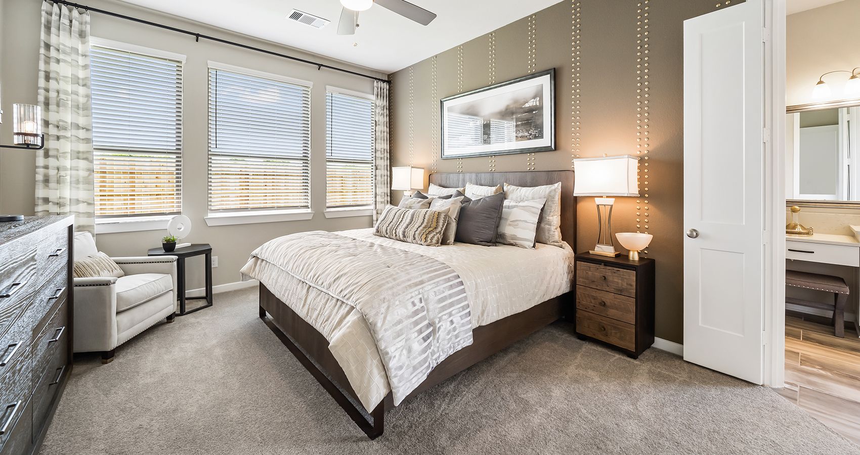 9-HOU-chesmarhomes-LYNNBROOK-modelhome-masterbedroom.jpg