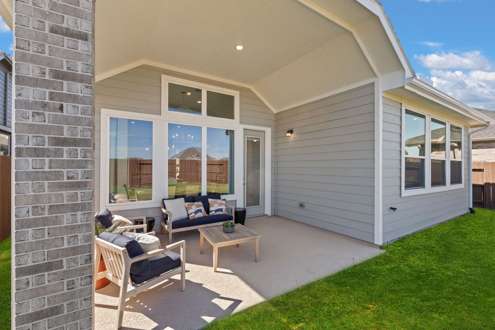 30-web-or-mls-MK305929.jpg
