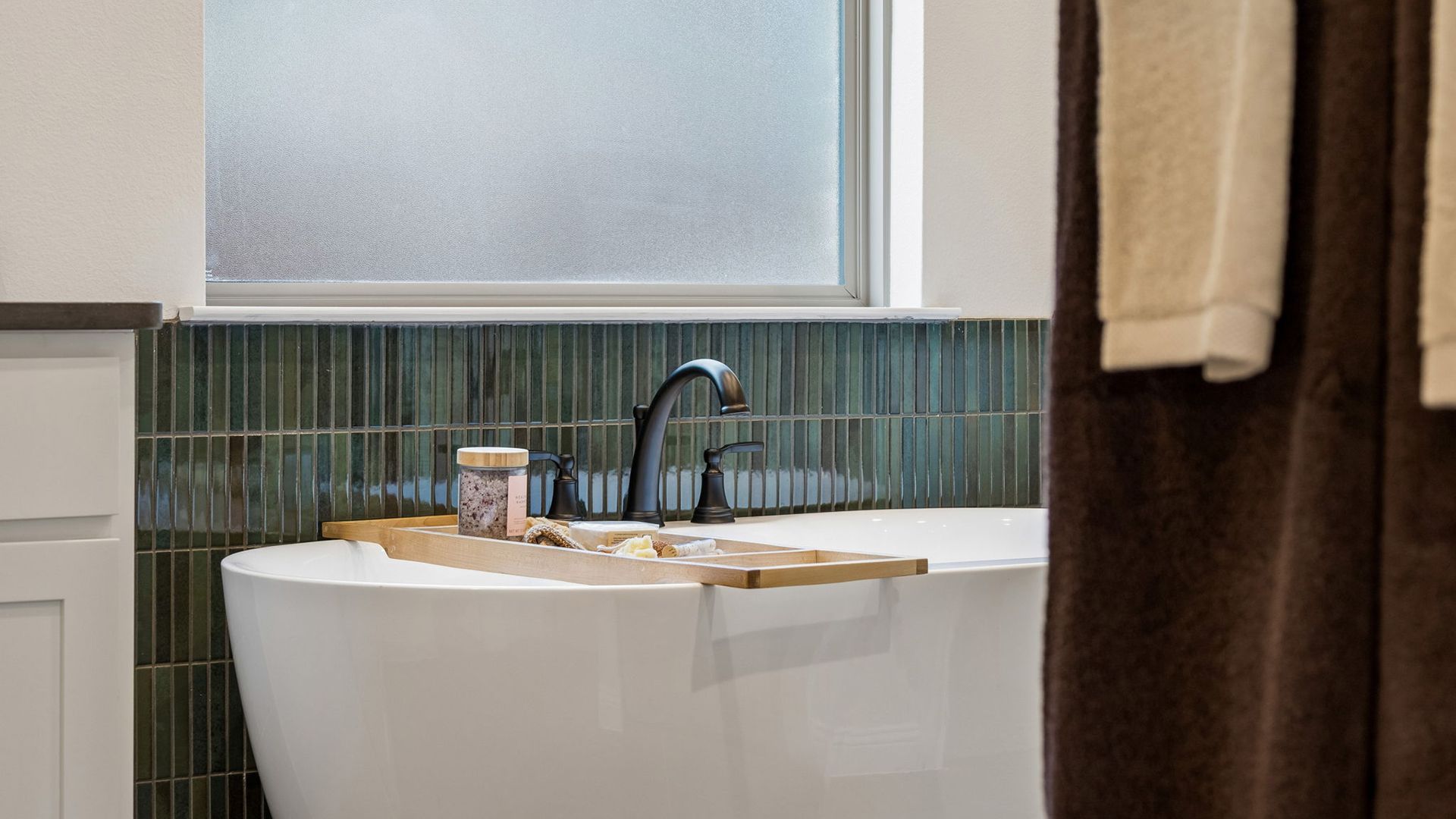 CHE-Madison-DFW-PrimaryBath4-Westpoint-Park-RET_LgWeb.jpg