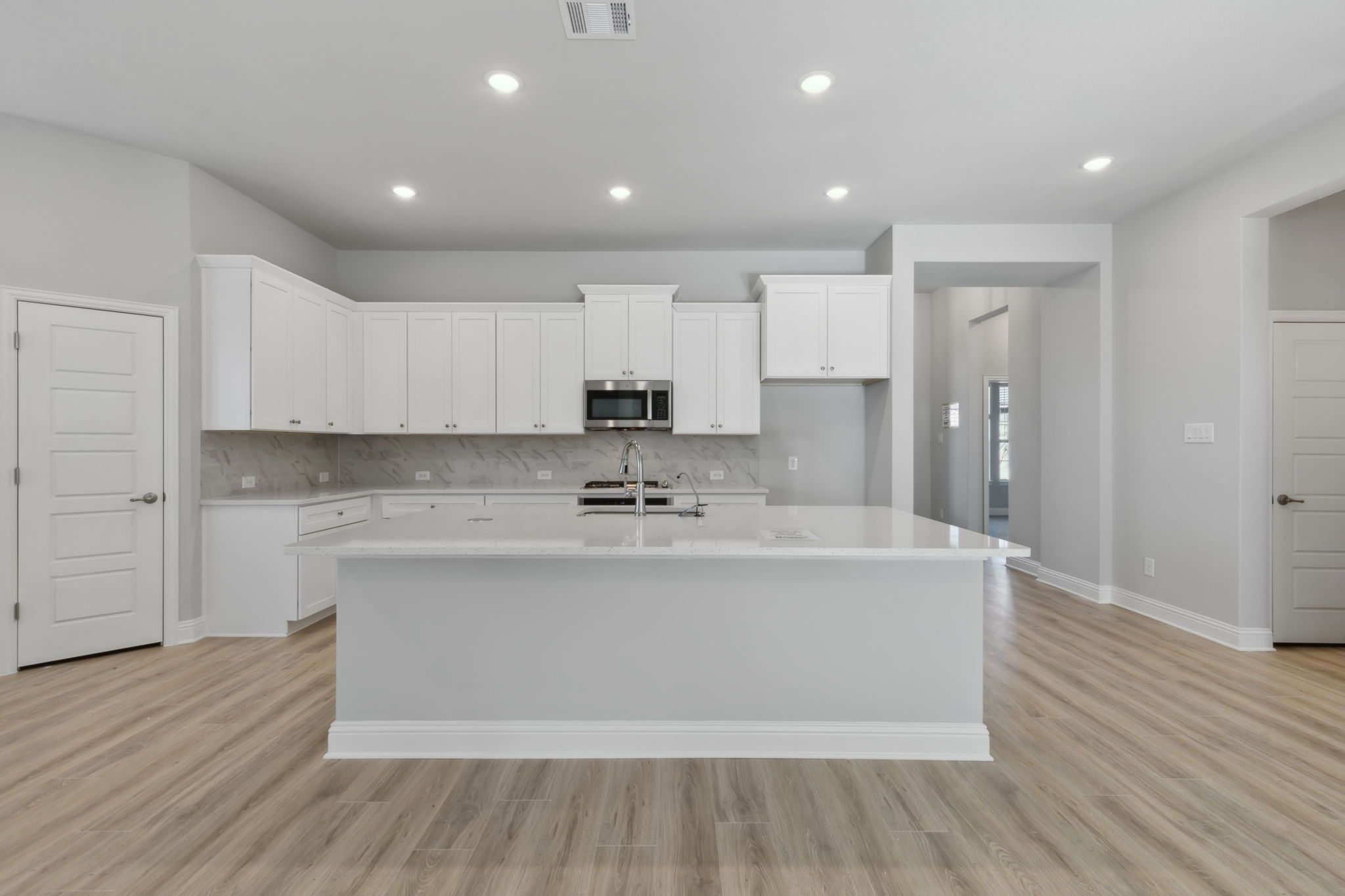 3-3806Belleview_003.jpg