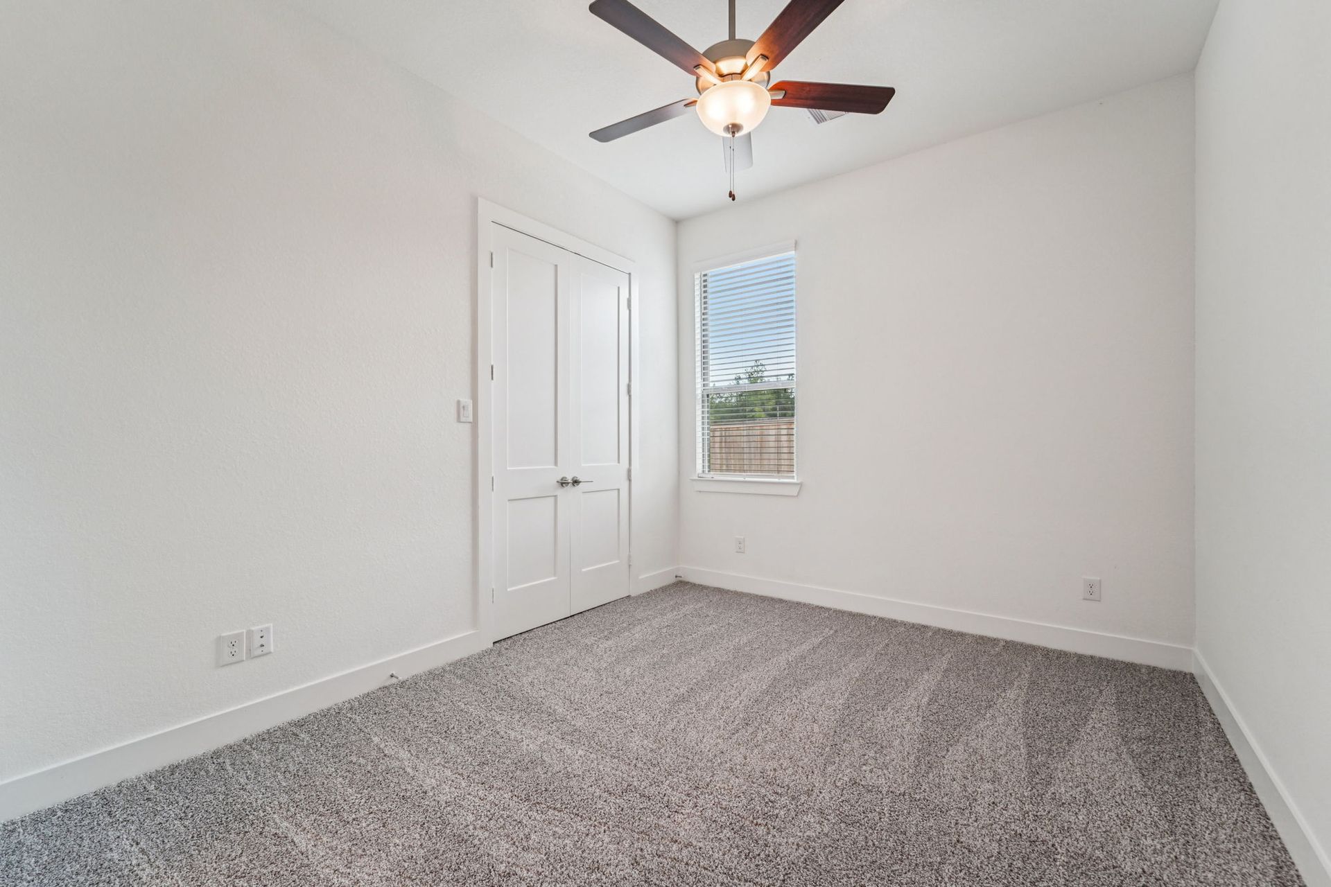 18-web-or-mls-25926-North-Outrider-Circle-S1001-018.jpg