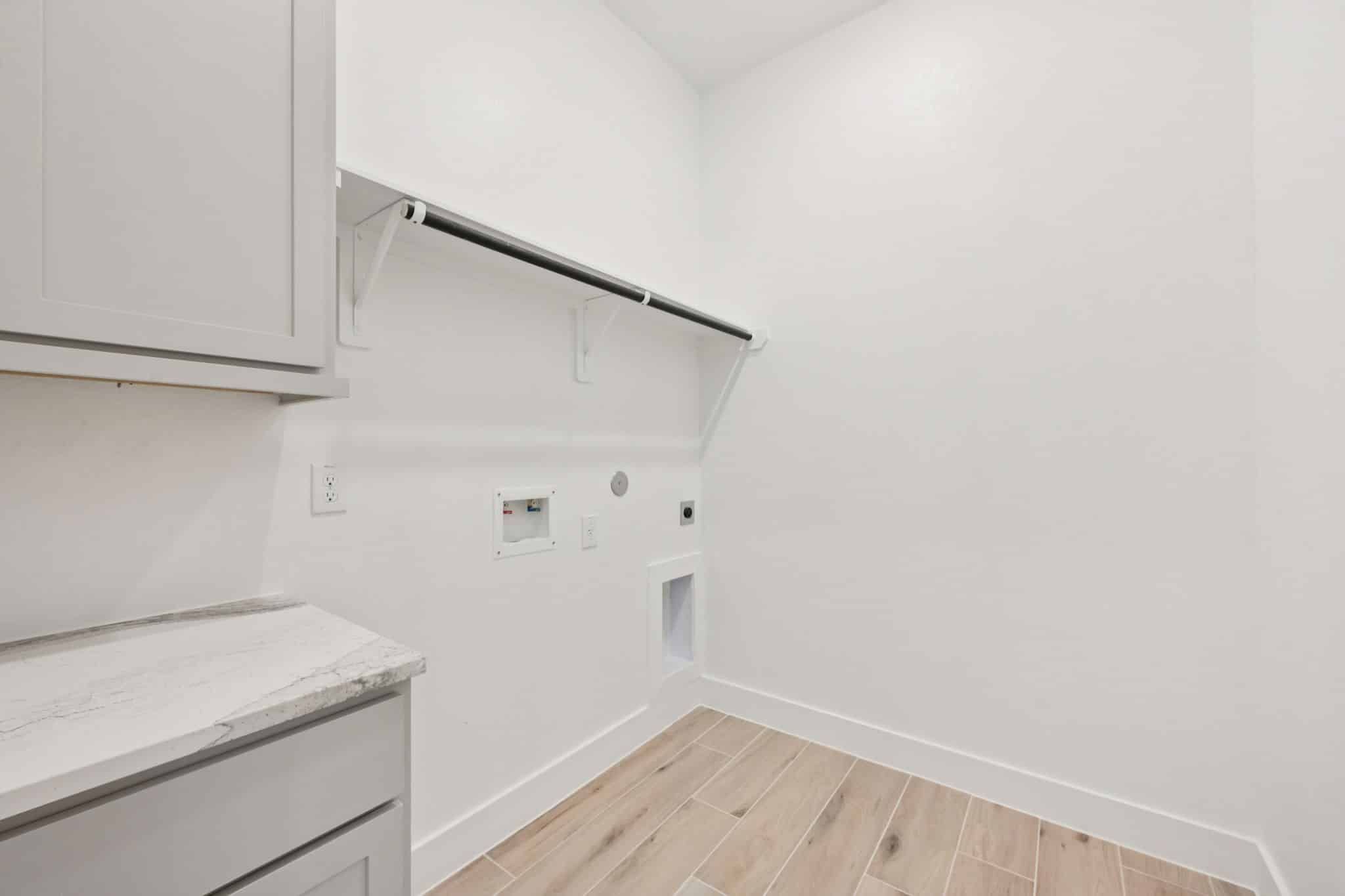 24-web-or-mls-26022-S-Outrider-Banks-Cir-S0901-024.jpg