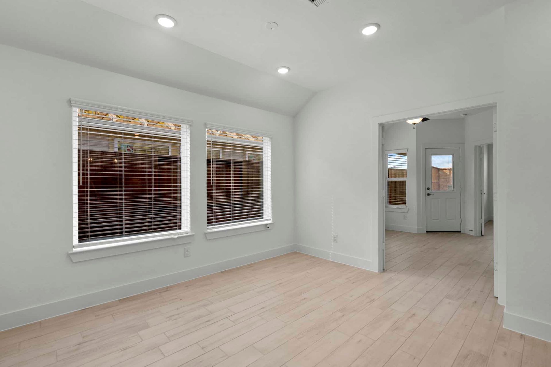 10-web-or-mls-DSC06225.jpg