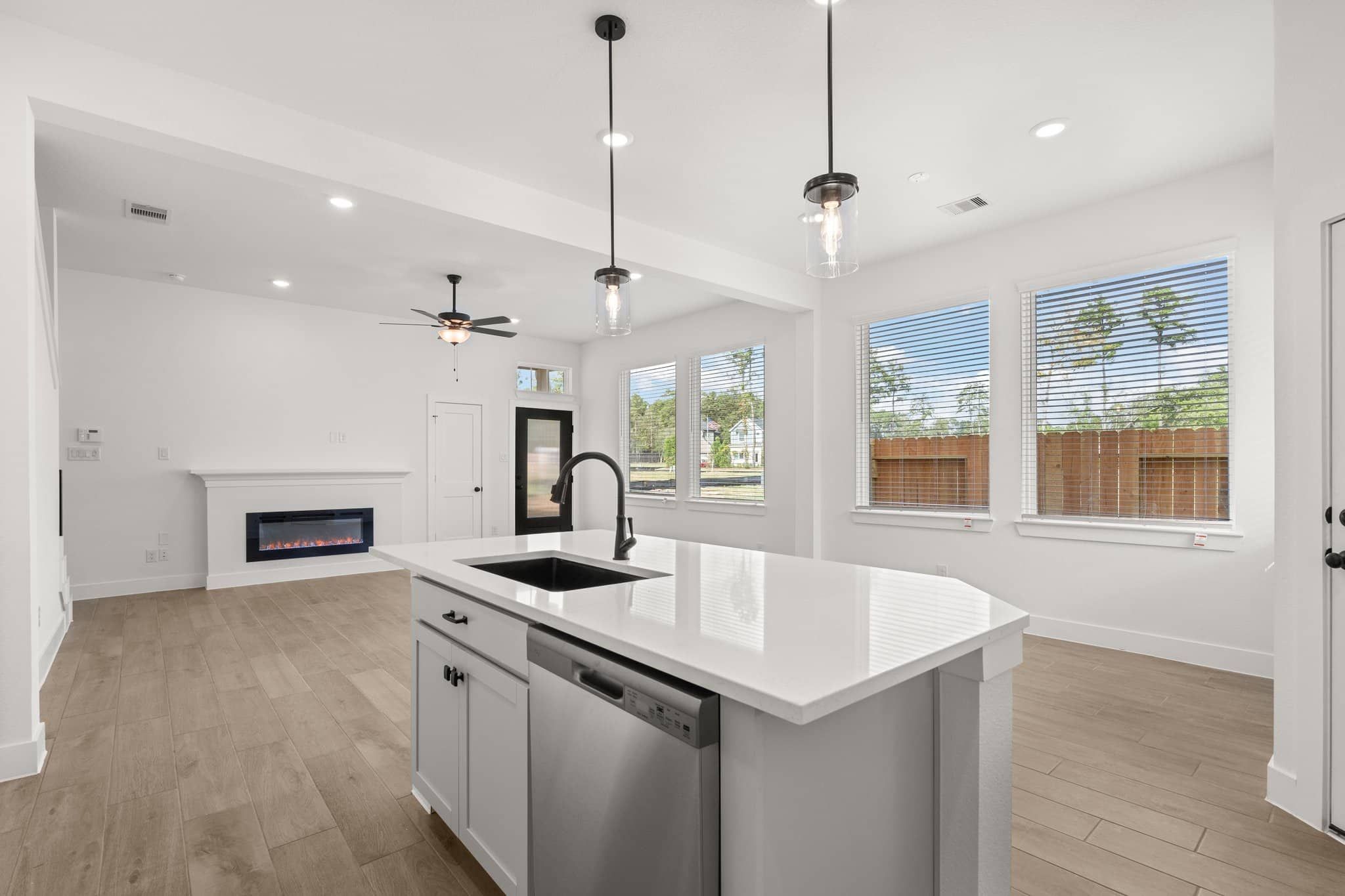 12-web-or-mls-DSC07801.jpg