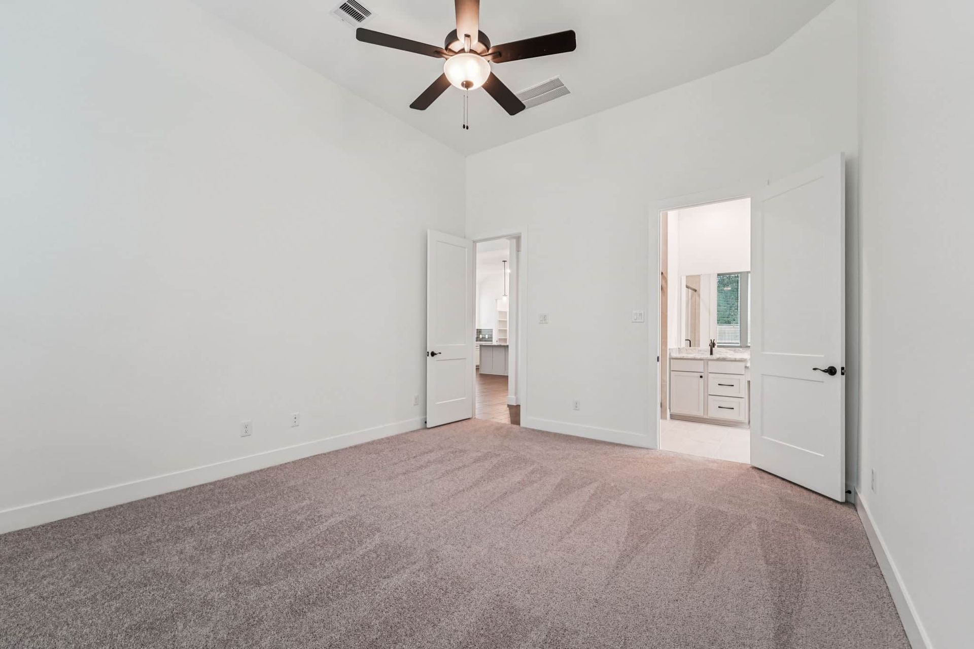 37-web-or-mls-26014-South-Outrider-Circle-S1001-037.jpg