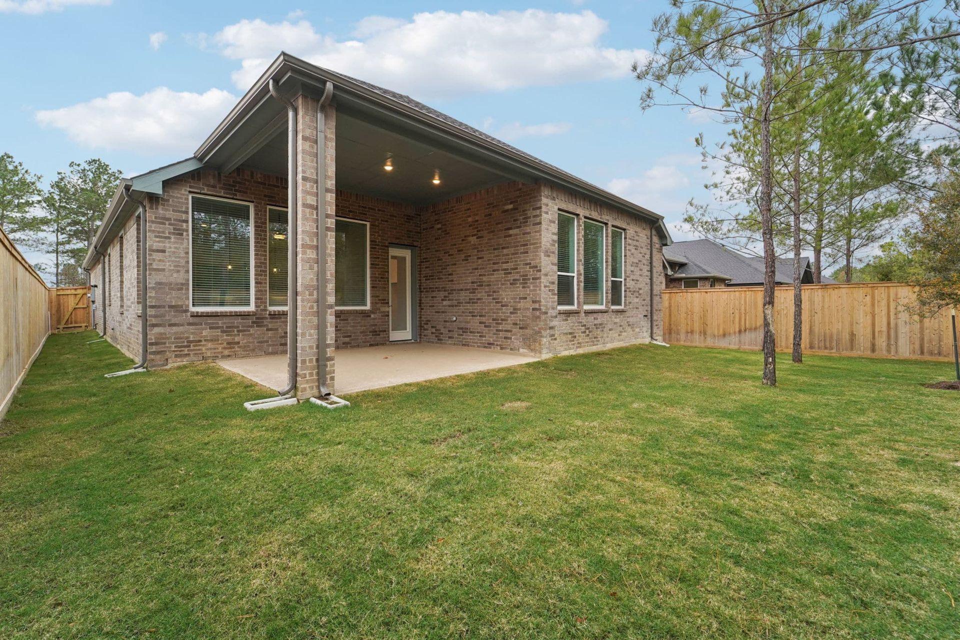 44-web-or-mls-26014-South-Outrider-Circle-S1001-044.jpg