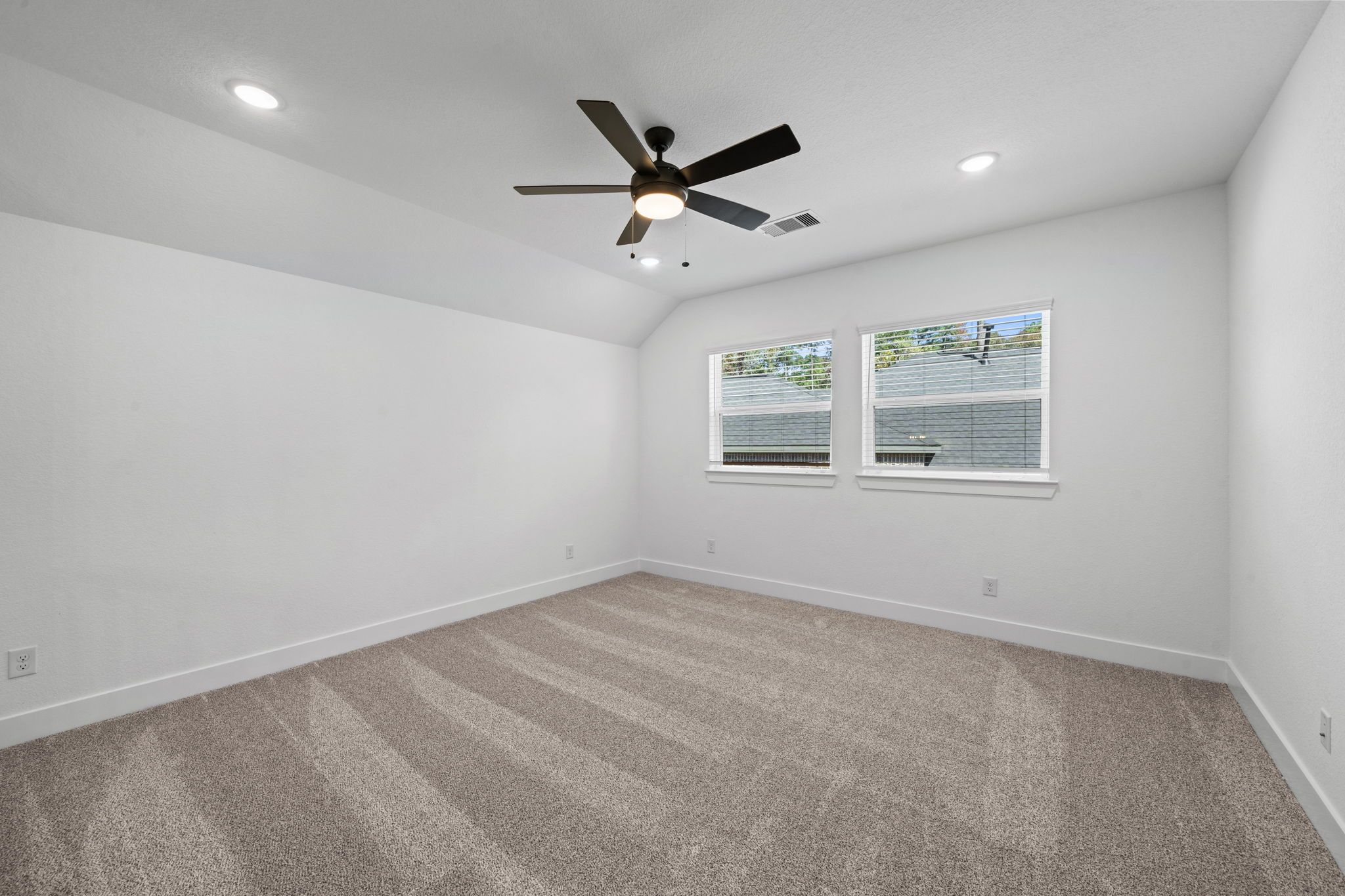 23-web-or-mls-DSC03546-1.jpg