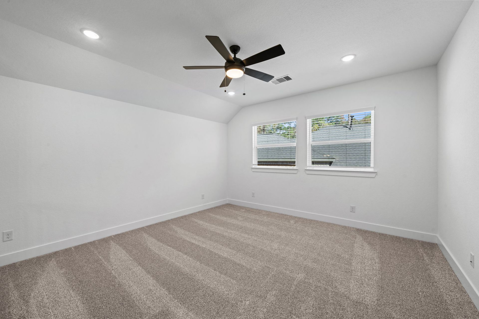 23-web-or-mls-DSC03546-1.jpg