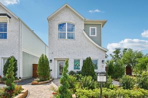 221 Flora Springs Cove (Versailles)