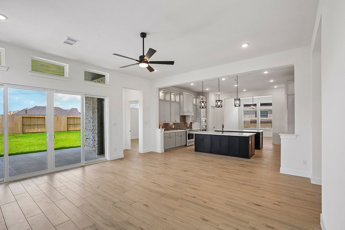 CHE-Amber-9810-Riceland-12051 Lake View Boulevard03.jpg