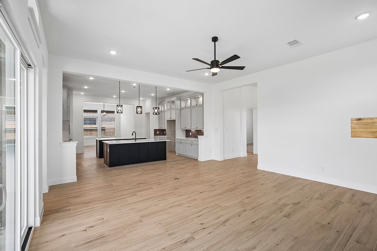 CHE-Amber-9810-Riceland-12051 Lake View Boulevard04.jpg