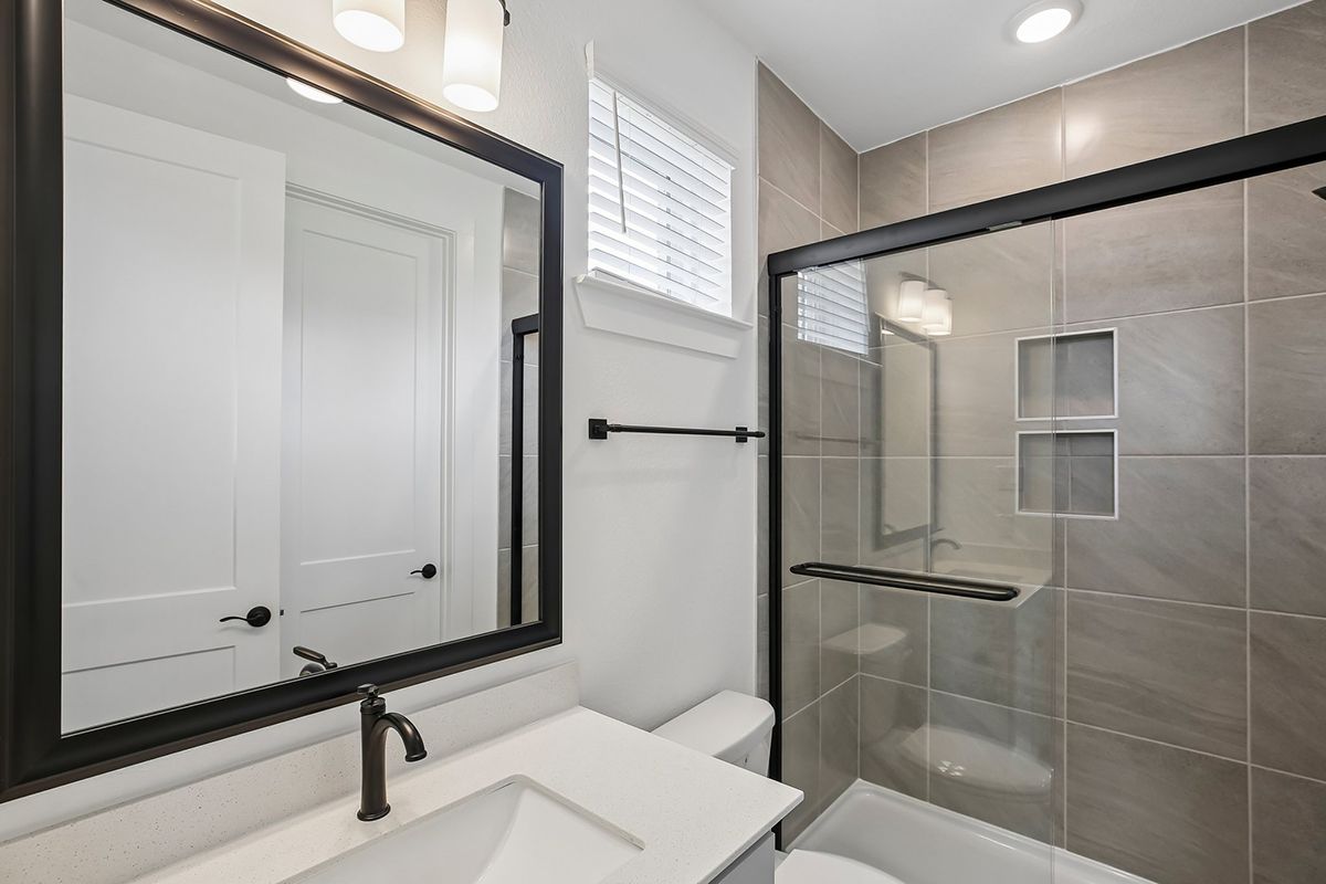 CHE-Amber-9810-Riceland-12051 Lake View Boulevard19.jpg