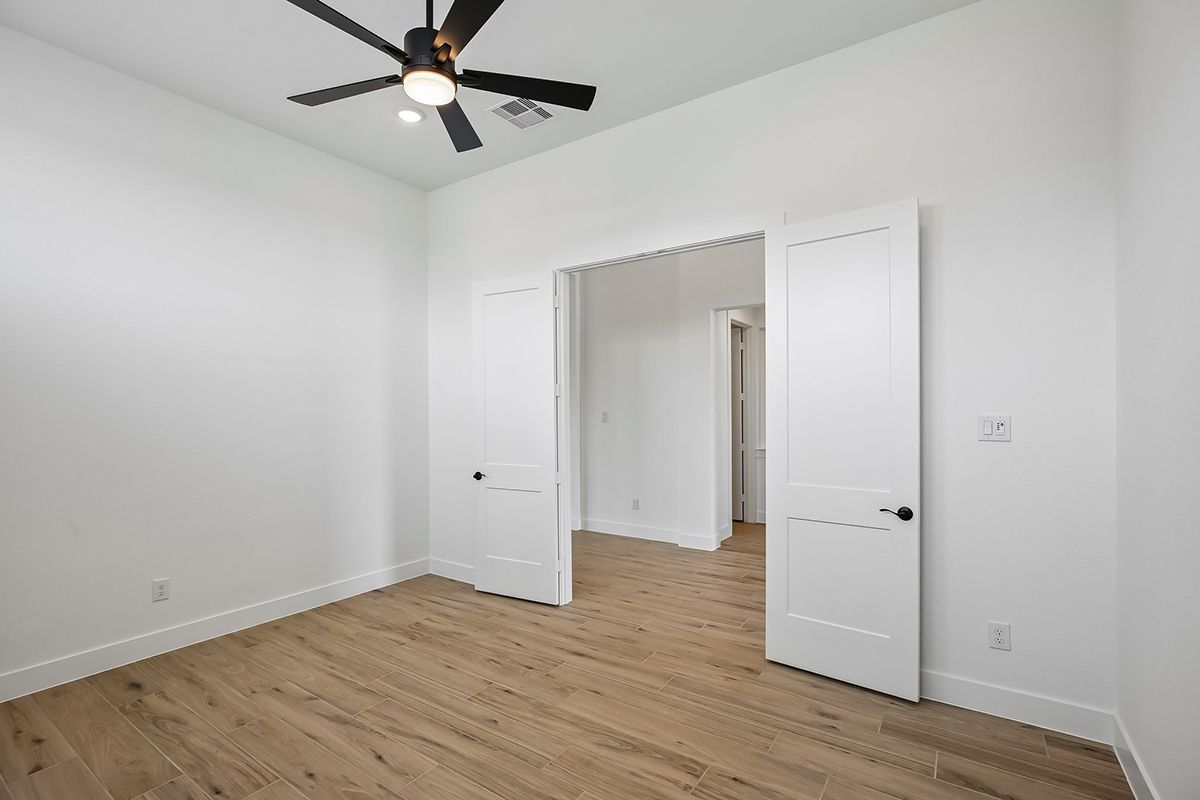 CHE-Amber-9810-Riceland-12051 Lake View Boulevard21.jpg