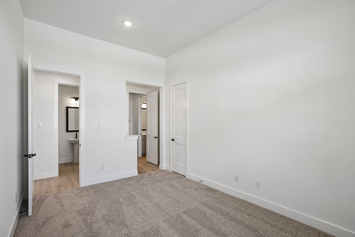 CHE-Amber-9810-Riceland-12051 Lake View Boulevard25.jpg