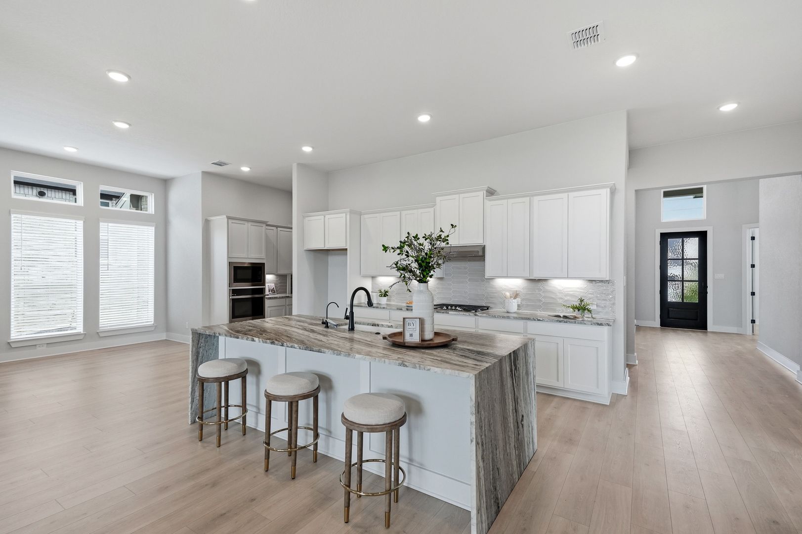 169 Highland Pk-Staged-Full Size-4.jpg