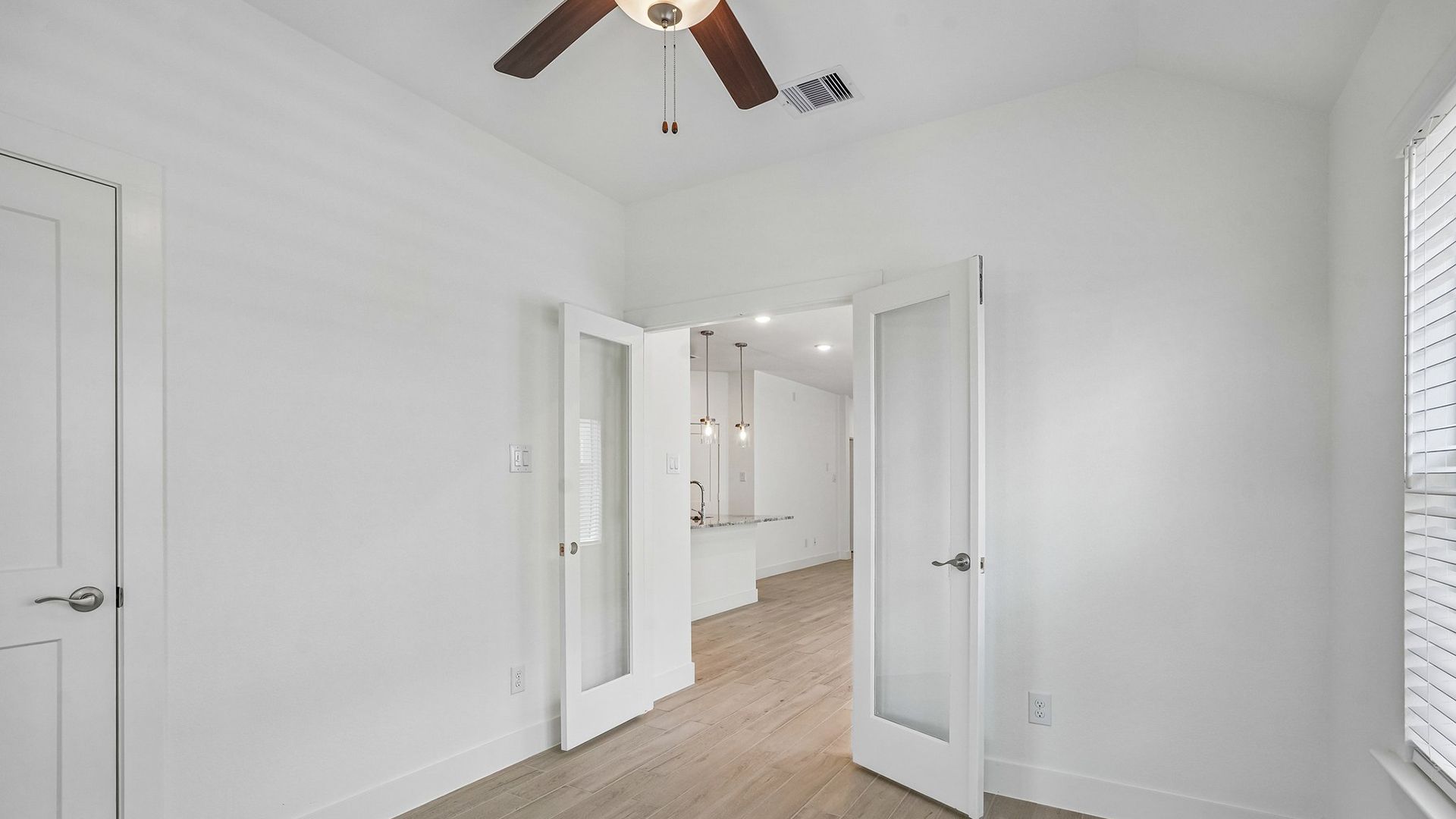 CHE-Chalet-7310-Meridiana-5211-Celestial-Court_17_CW.jpg
