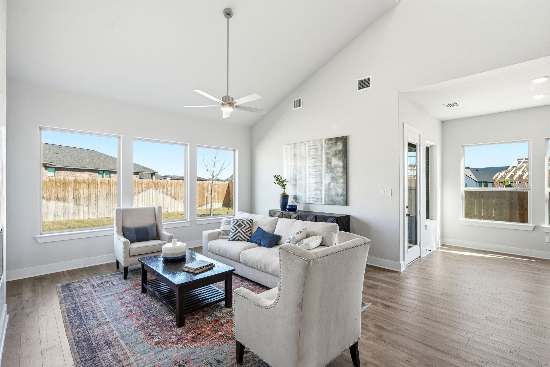 547 White Oak-Staged-resize-3.jpg