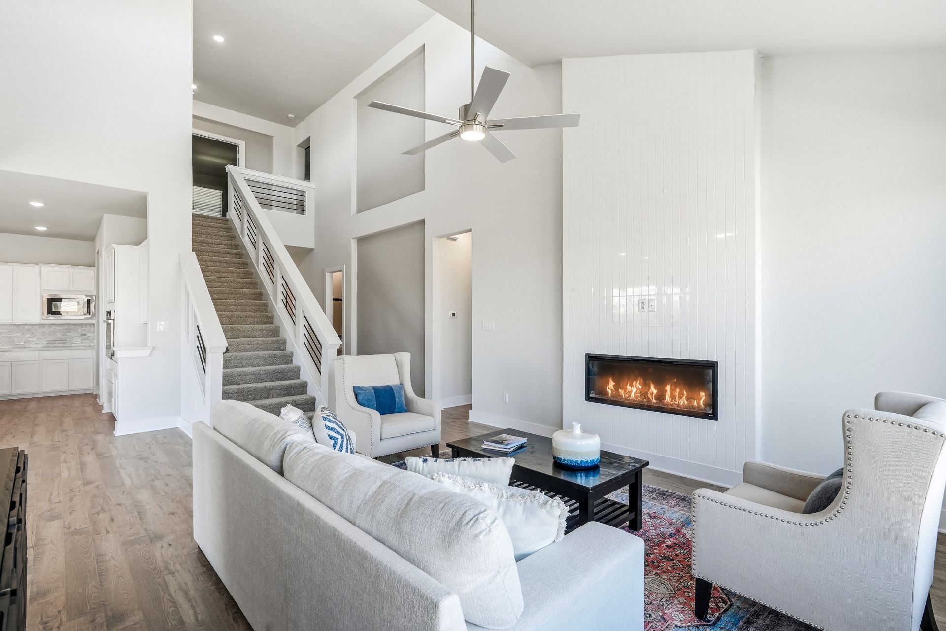 547 White Oak-Staged-resize-4.jpg