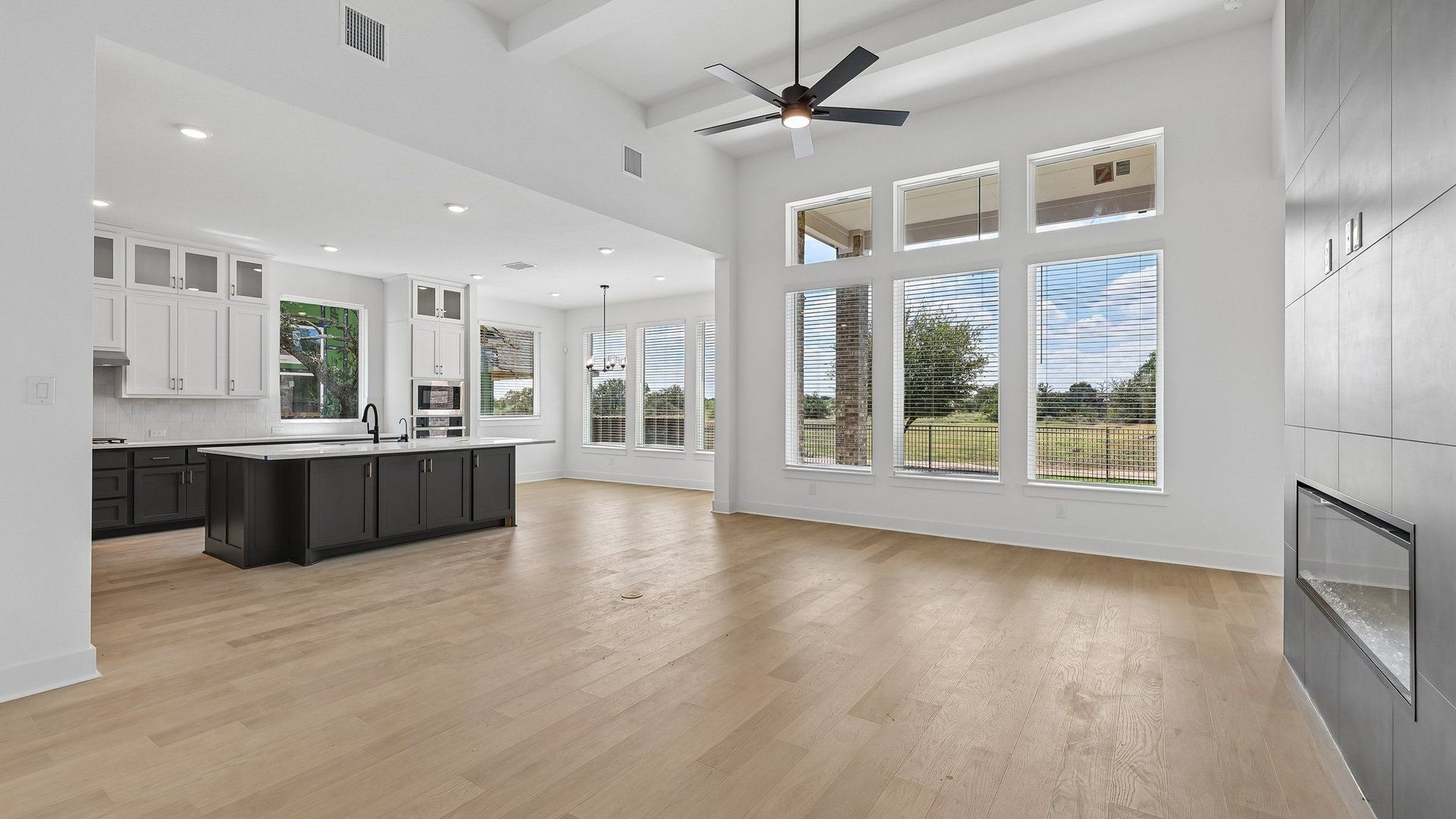 5-custom-201 Firethorn Rd-S0109-005.jpg