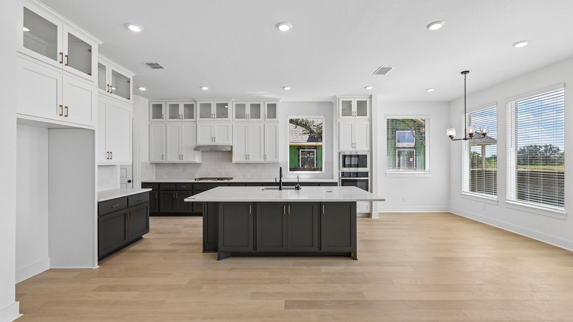 11-custom-201 Firethorn Rd-S0109-011.jpg
