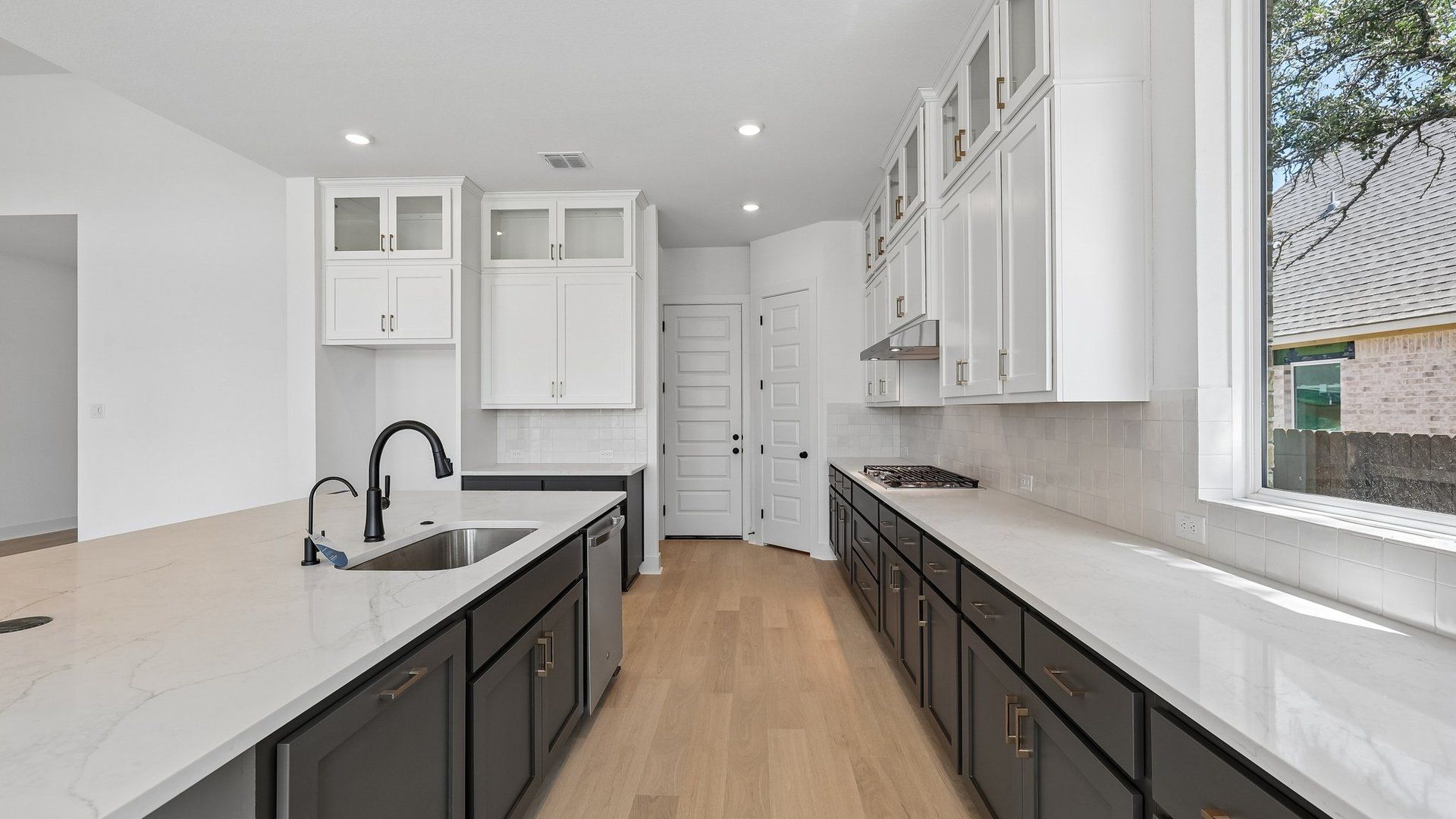 14-custom-201 Firethorn Rd-S0109-014.jpg