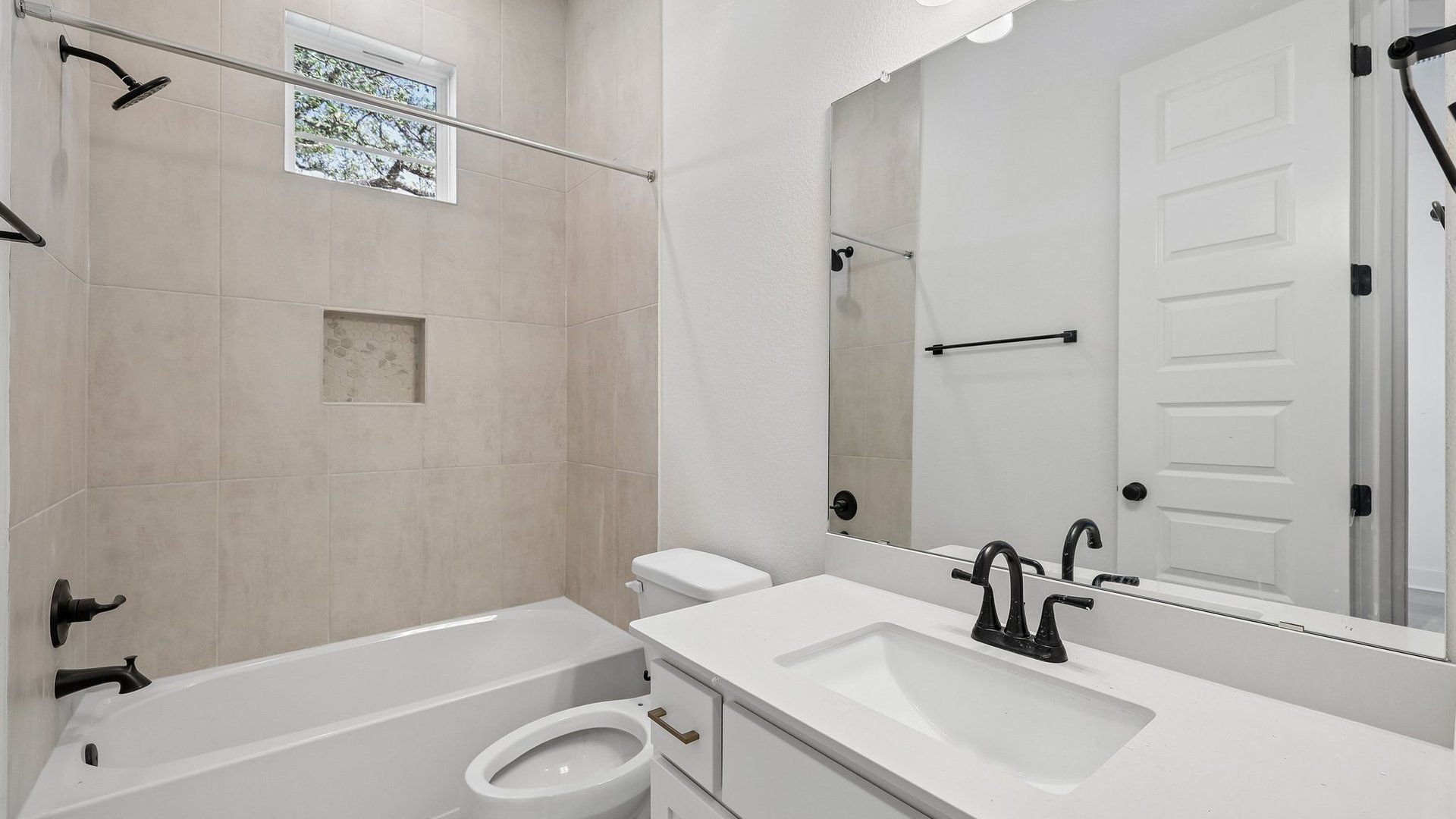 17-custom-201 Firethorn Rd-S0109-017.jpg