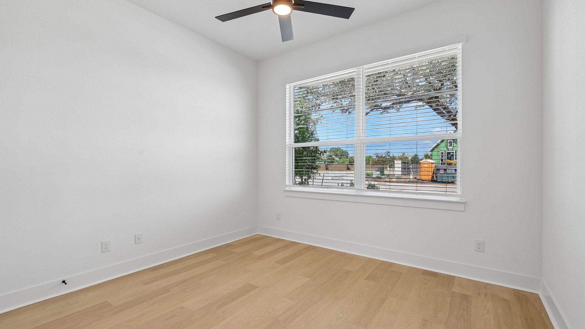 18-custom-201 Firethorn Rd-S0109-018.jpg
