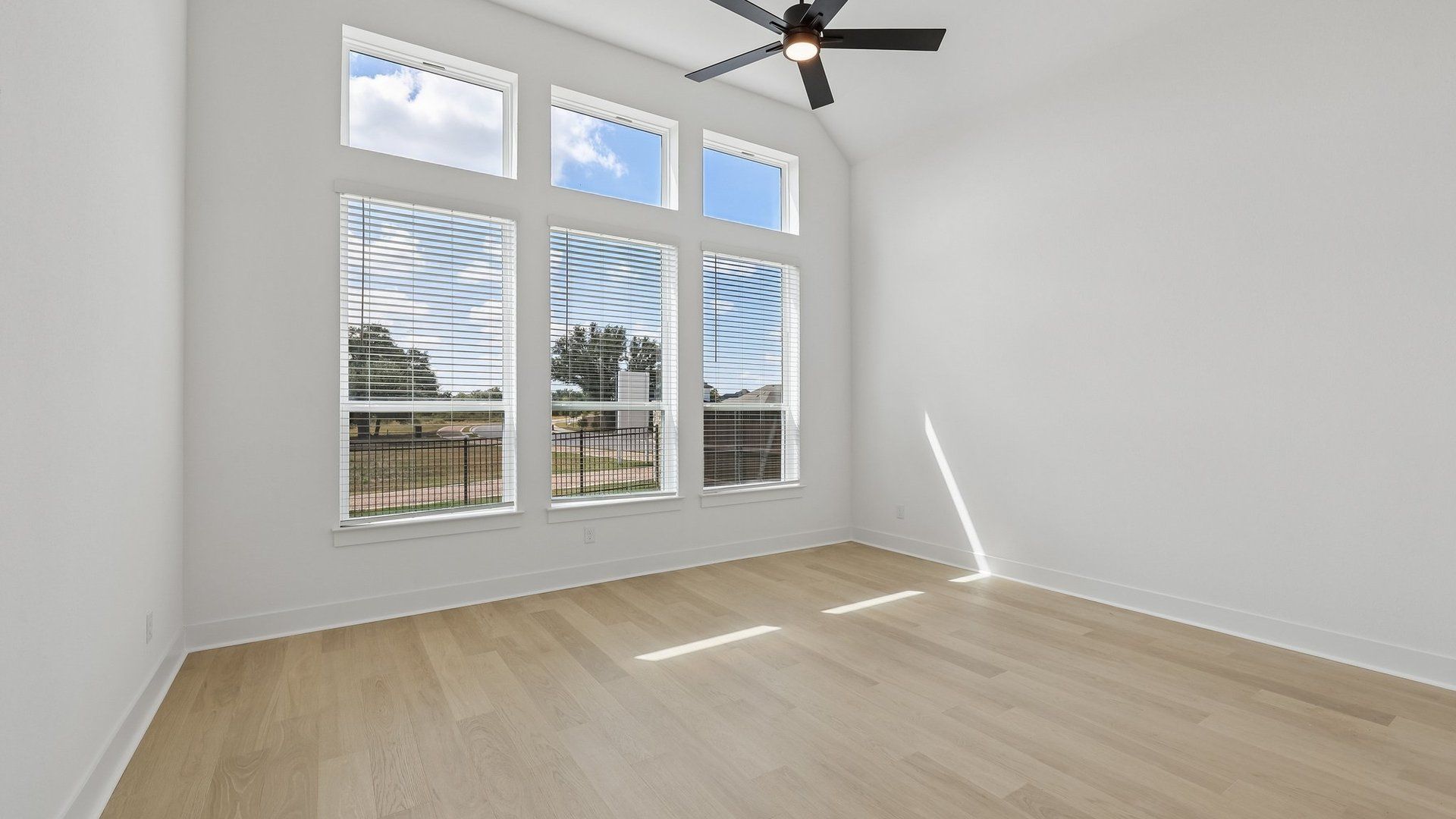 22-custom-201 Firethorn Rd-S0109-022.jpg