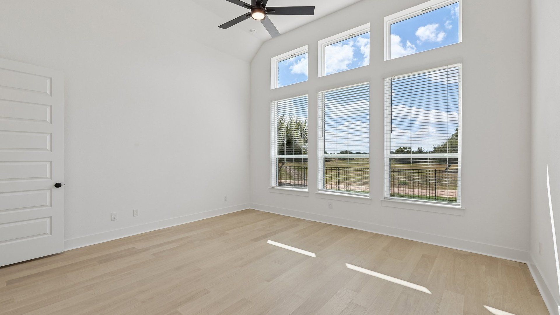 25-custom-201 Firethorn Rd-S0109-025.jpg