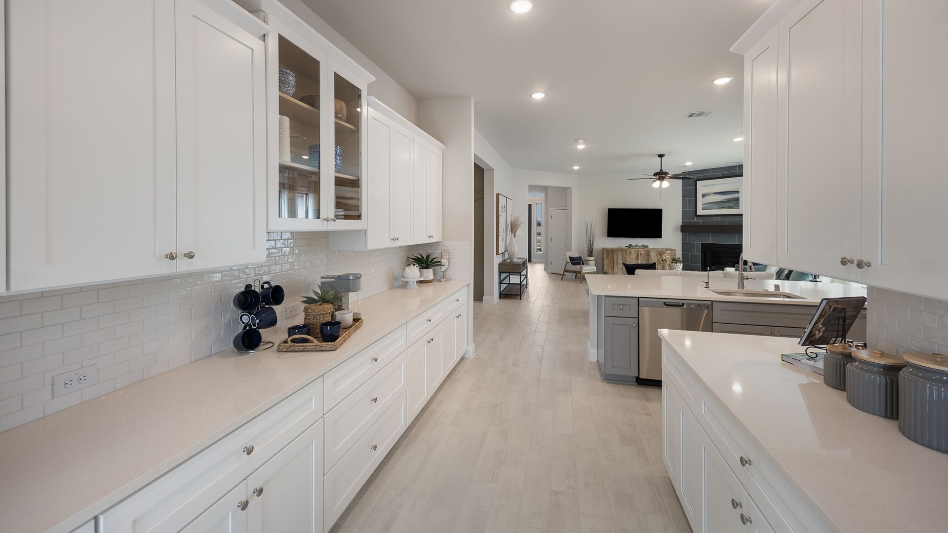 CHE-Rockdale-Kitchen5-Las-Lomas-1109-Tenmile-Lane_CW.jpg