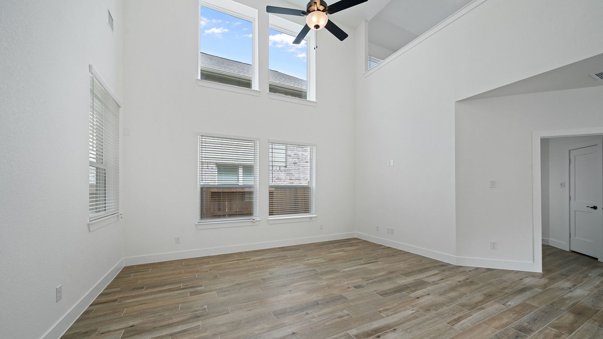7-CHE-Saxony-GREATROOM4-Elyson-RET_CW.jpg