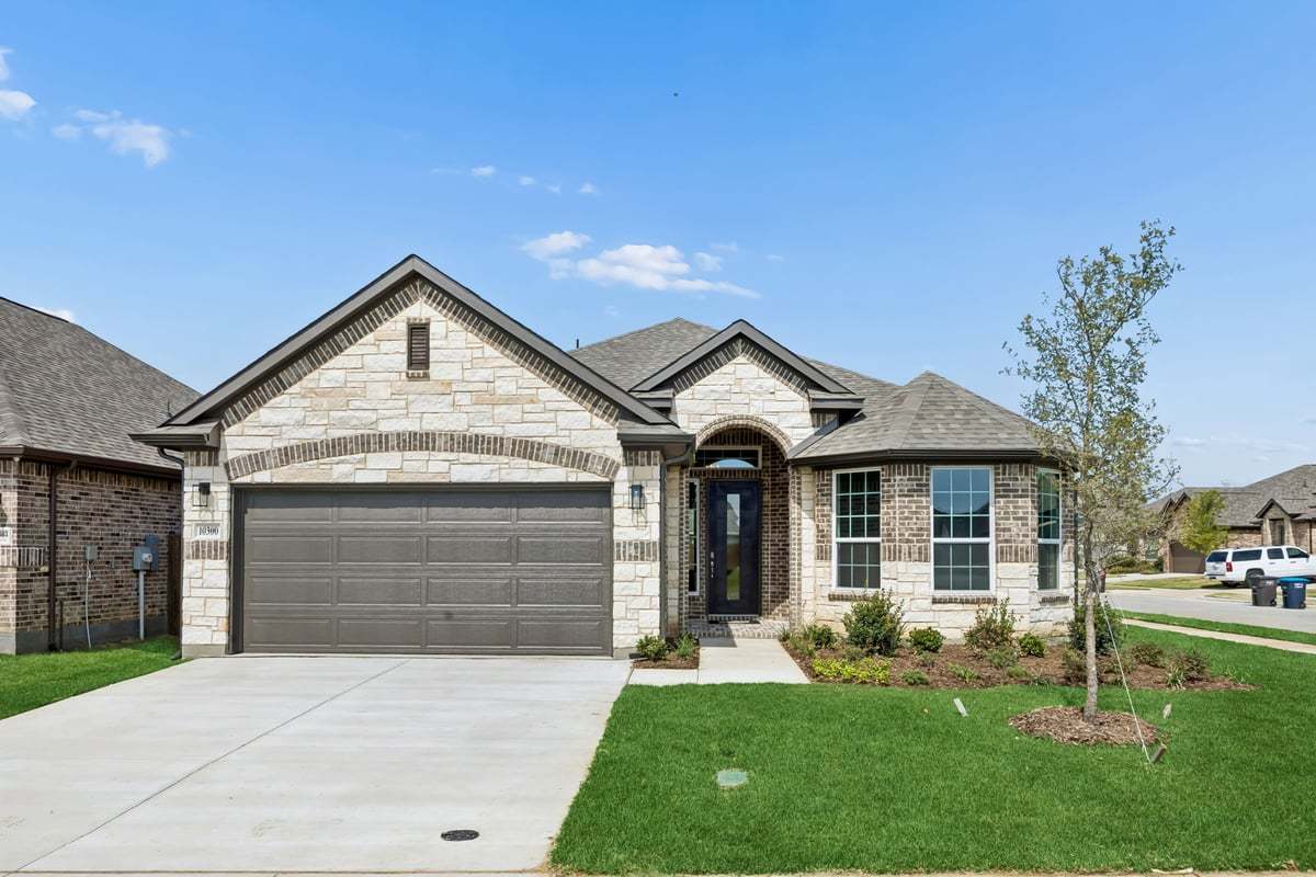 Bridgeport - Summer Crest: Fort Worth, Texas - Chesmar