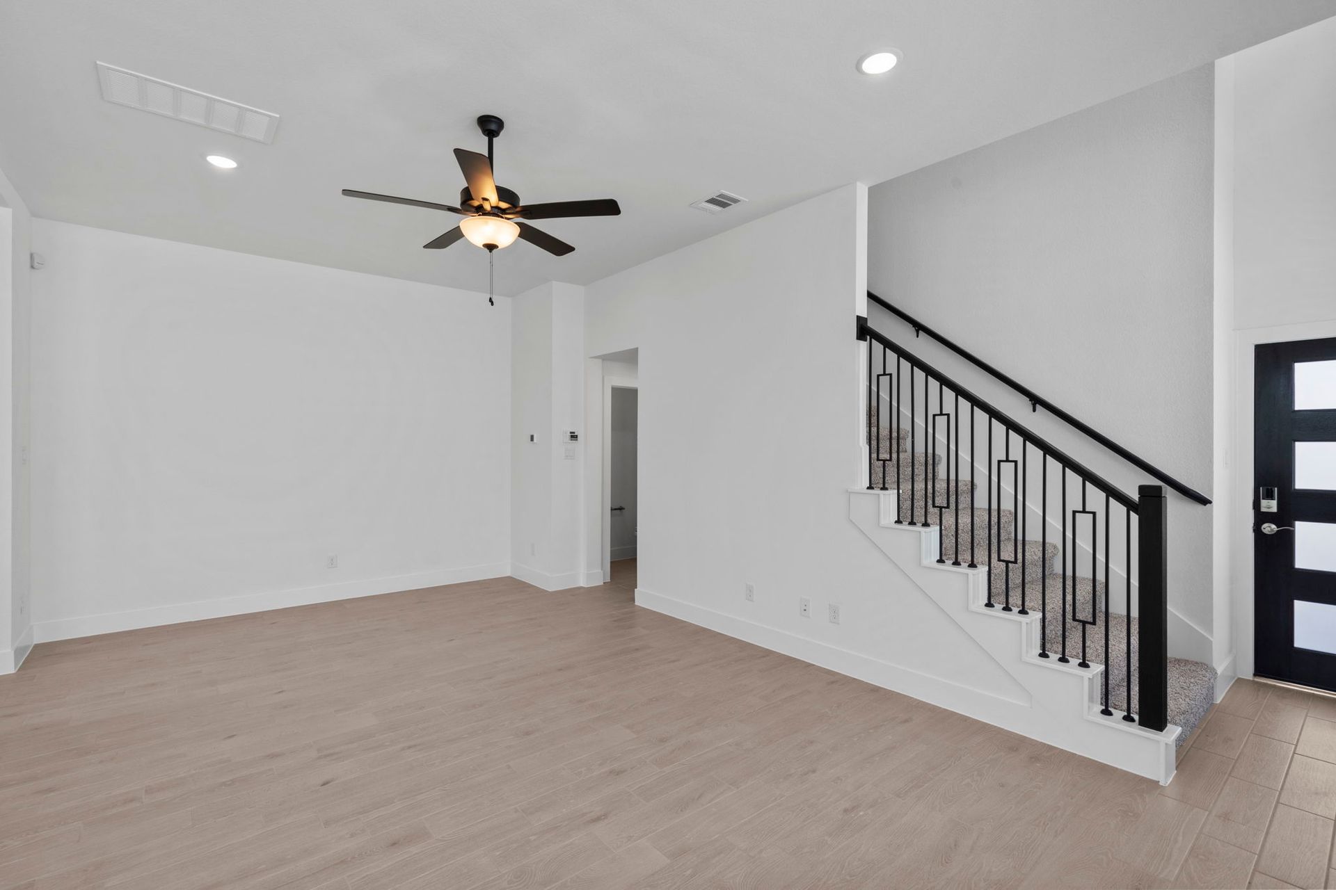 CHS-ChantillyII-HOW-BridgelandChateau-12726-Grayson-County-Dr_05.JPG
