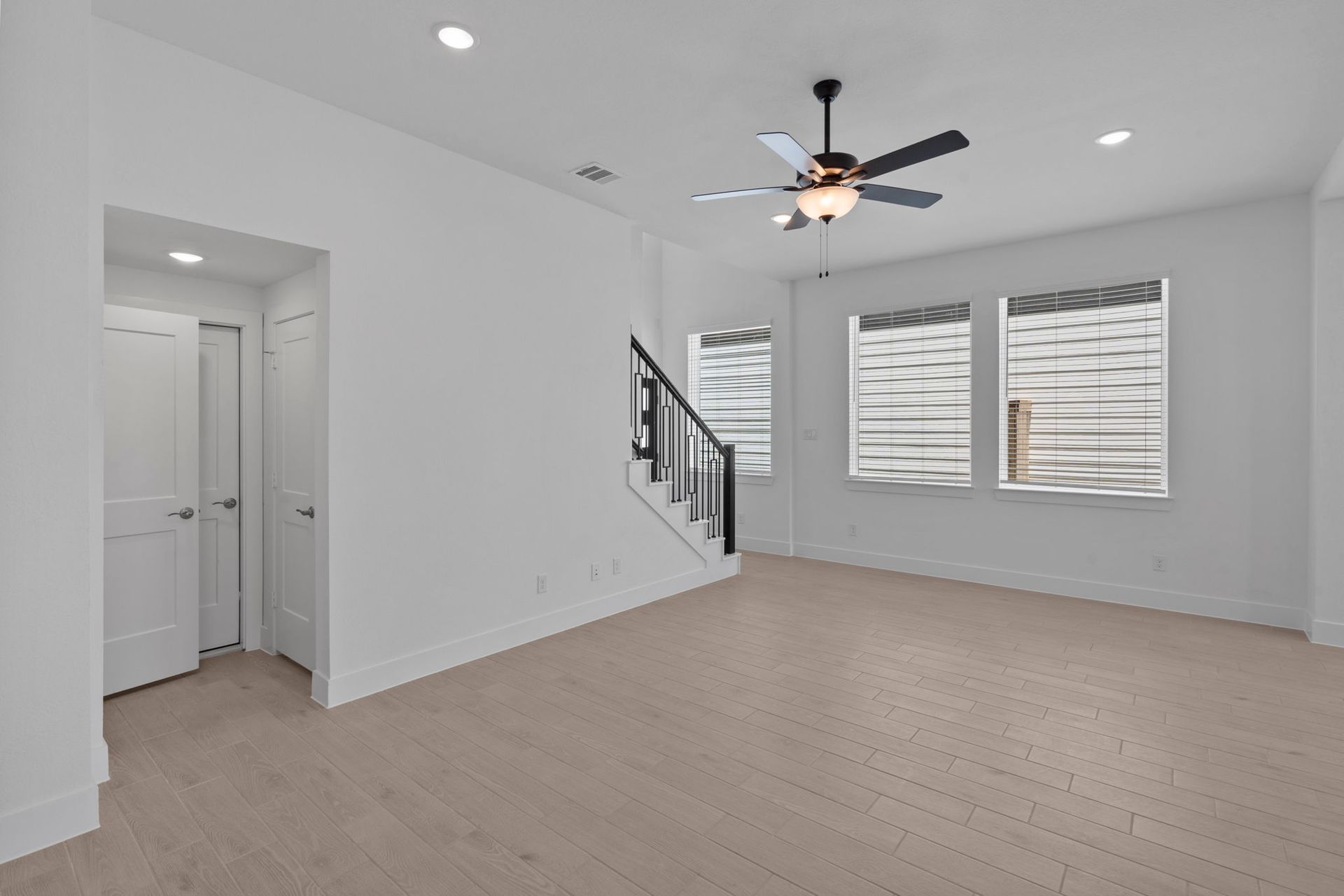 CHS-ChantillyII-HOW-BridgelandChateau-12726-Grayson-County-Dr_06.JPG