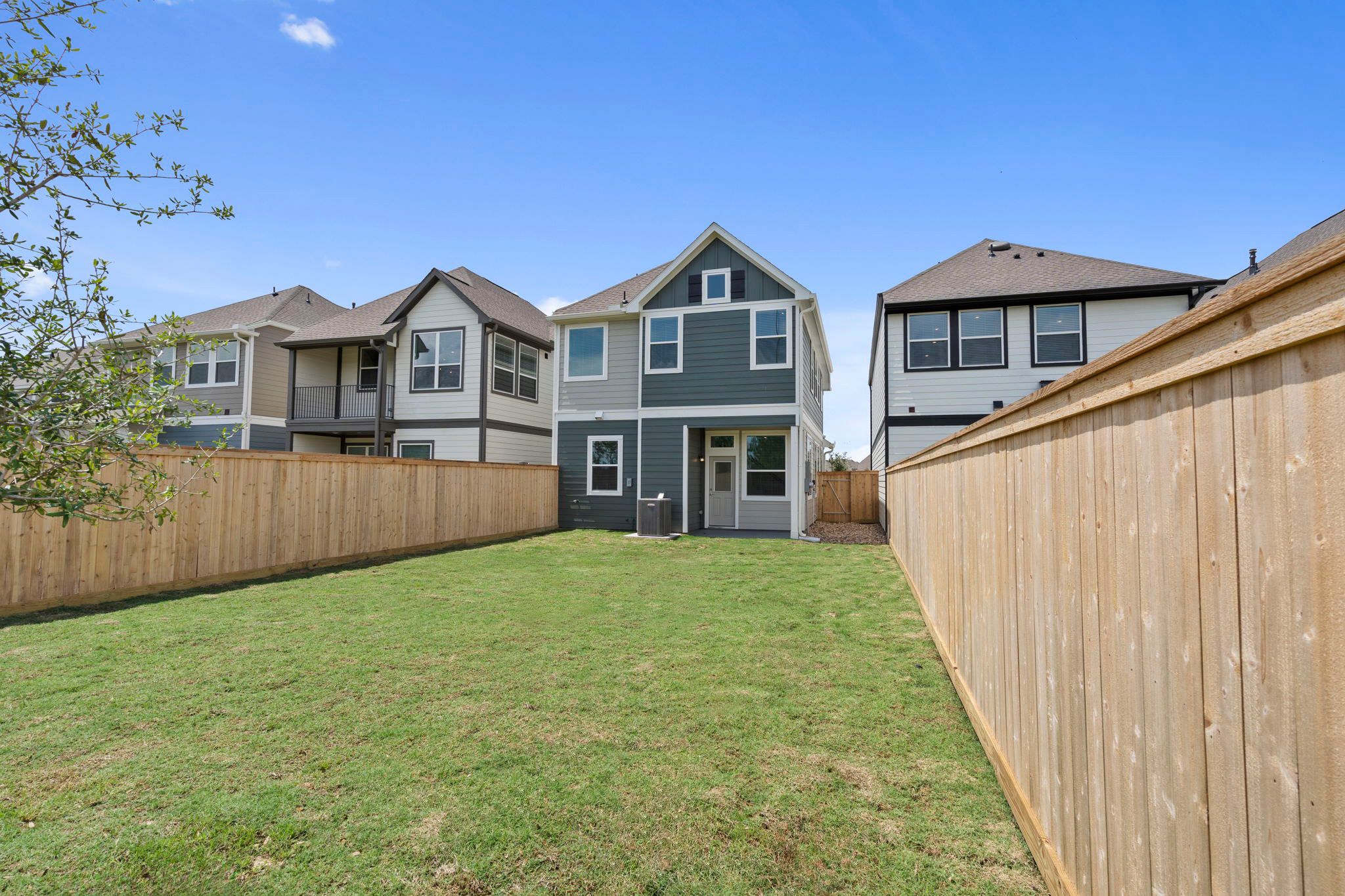 CHS-ChantillyII-HOW-BridgelandChateau-12726-Grayson-County-Dr_30.JPG